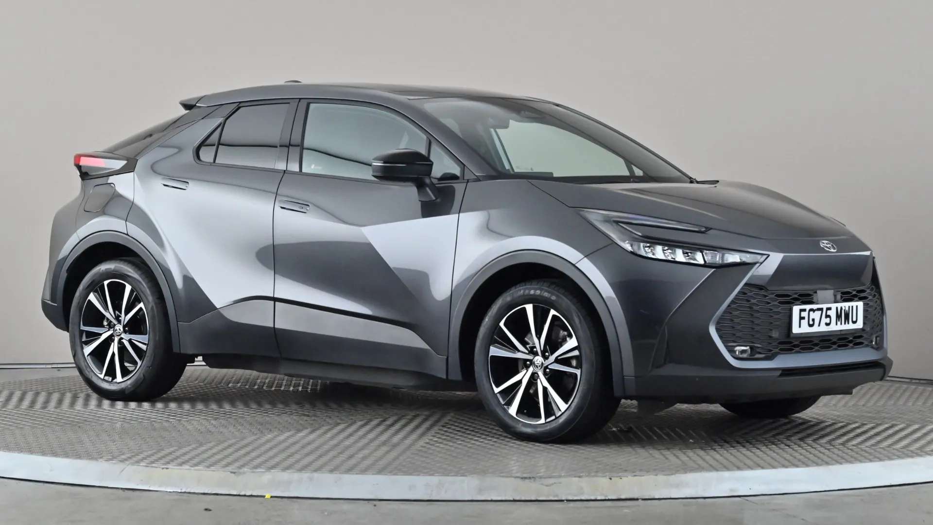 A 2025 TOYOTA C-HR 2.0 PHEV Design CVT A 2025 TOYOTA C-HR 2.0 PHEV Design CVT