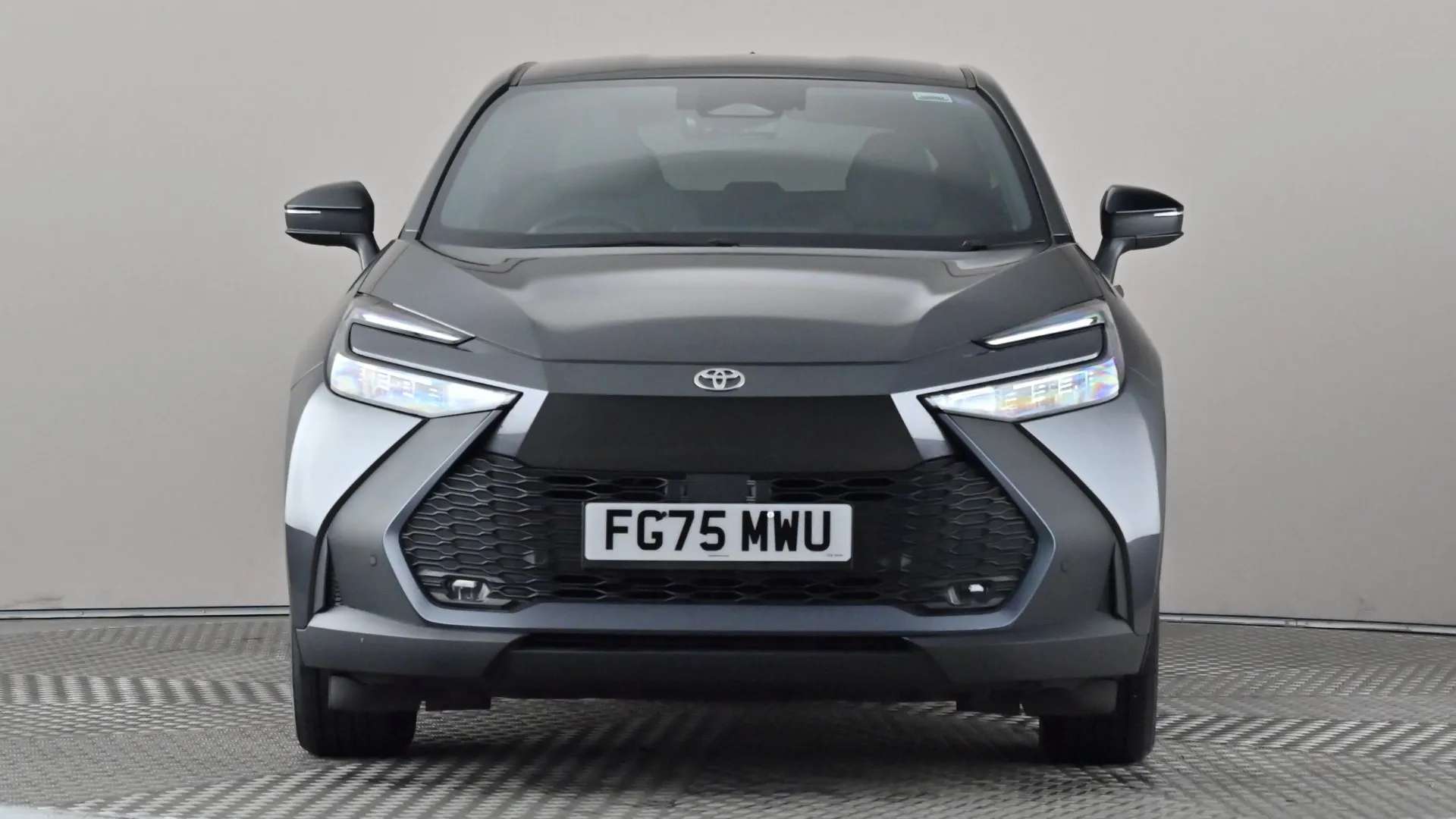 A 2025 TOYOTA C-HR 2.0 PHEV Design CVT A 2025 TOYOTA C-HR 2.0 PHEV Design CVT