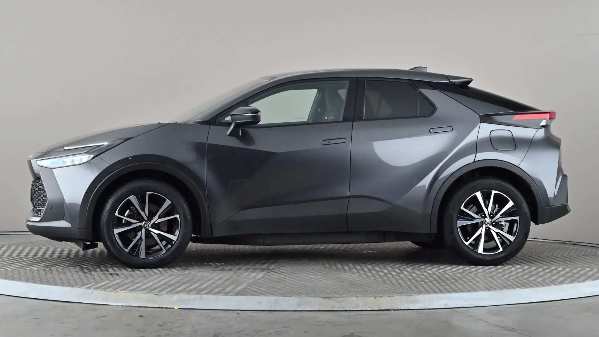 A 2025 TOYOTA C-HR 2.0 PHEV Design CVT A 2025 TOYOTA C-HR 2.0 PHEV Design CVT