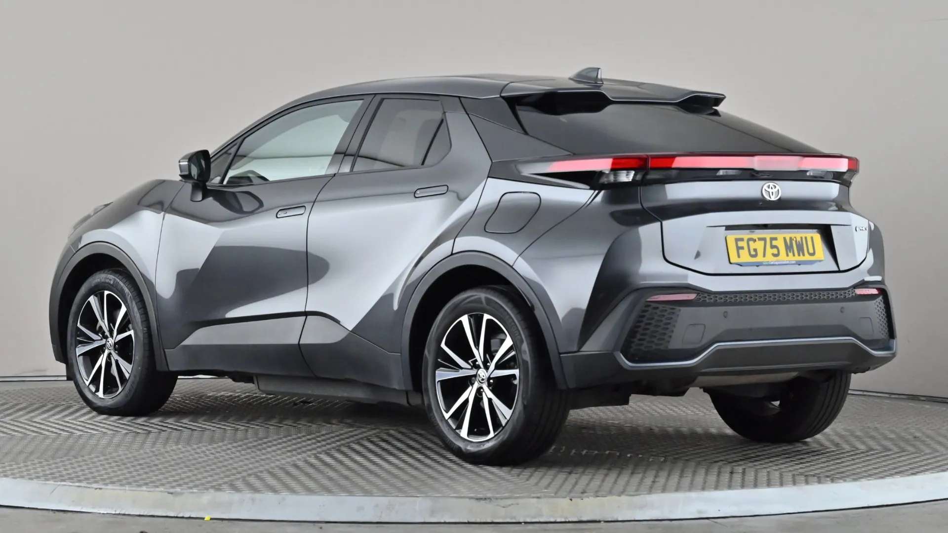 A 2025 TOYOTA C-HR 2.0 PHEV Design CVT A 2025 TOYOTA C-HR 2.0 PHEV Design CVT