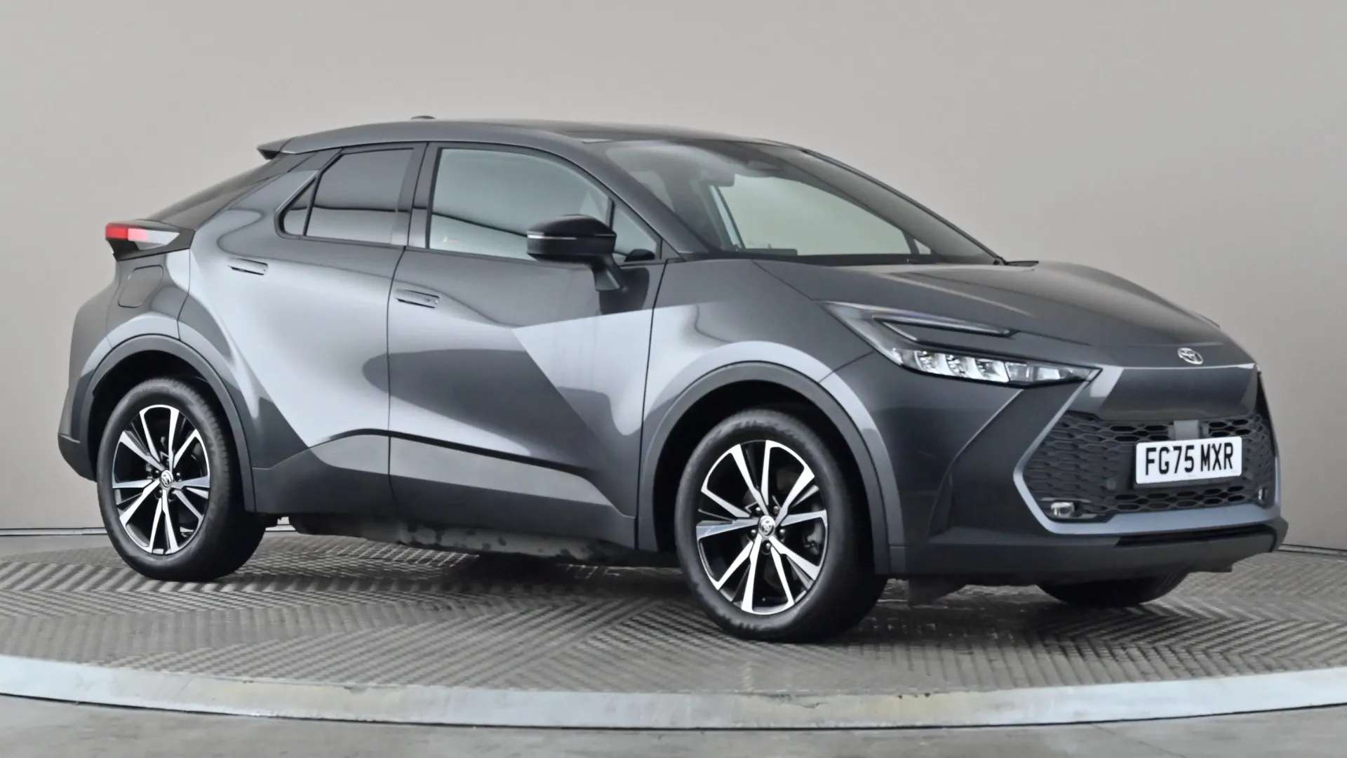 A 2025 TOYOTA C-HR 2.0 PHEV Design CVT A 2025 TOYOTA C-HR 2.0 PHEV Design CVT