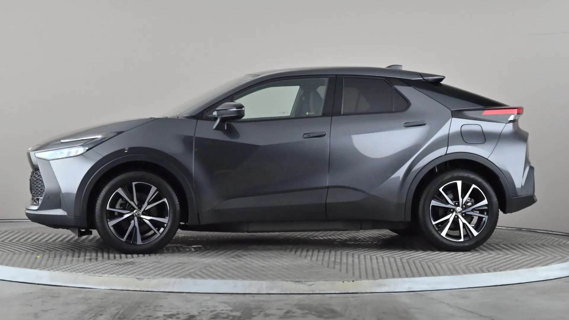 A 2025 TOYOTA C-HR 2.0 PHEV Design CVT A 2025 TOYOTA C-HR 2.0 PHEV Design CVT