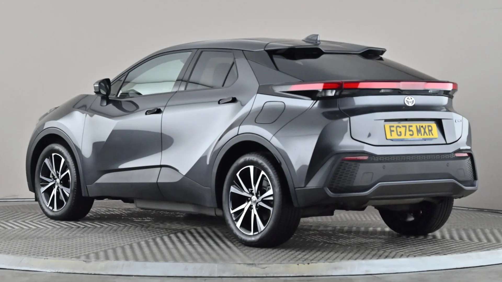 A 2025 TOYOTA C-HR 2.0 PHEV Design CVT A 2025 TOYOTA C-HR 2.0 PHEV Design CVT