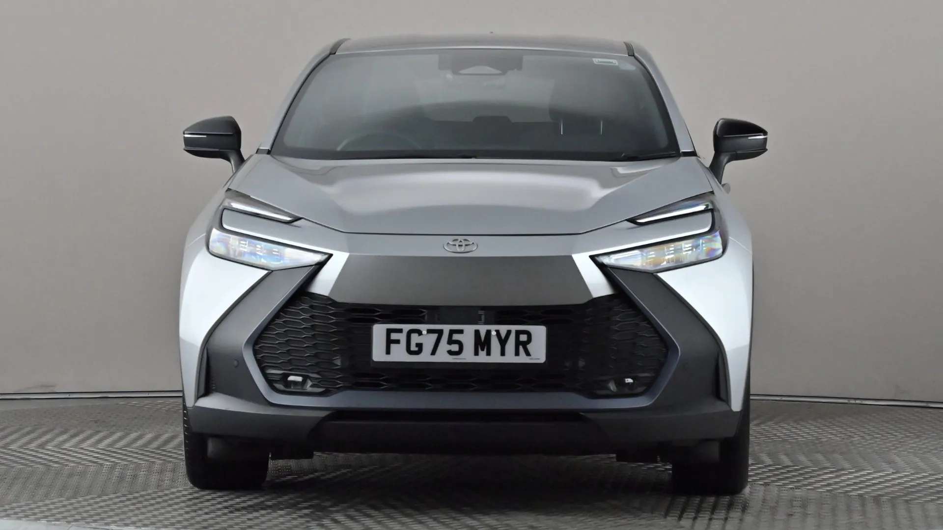 A 2025 TOYOTA C-HR 2.0 PHEV Design CVT A 2025 TOYOTA C-HR 2.0 PHEV Design CVT