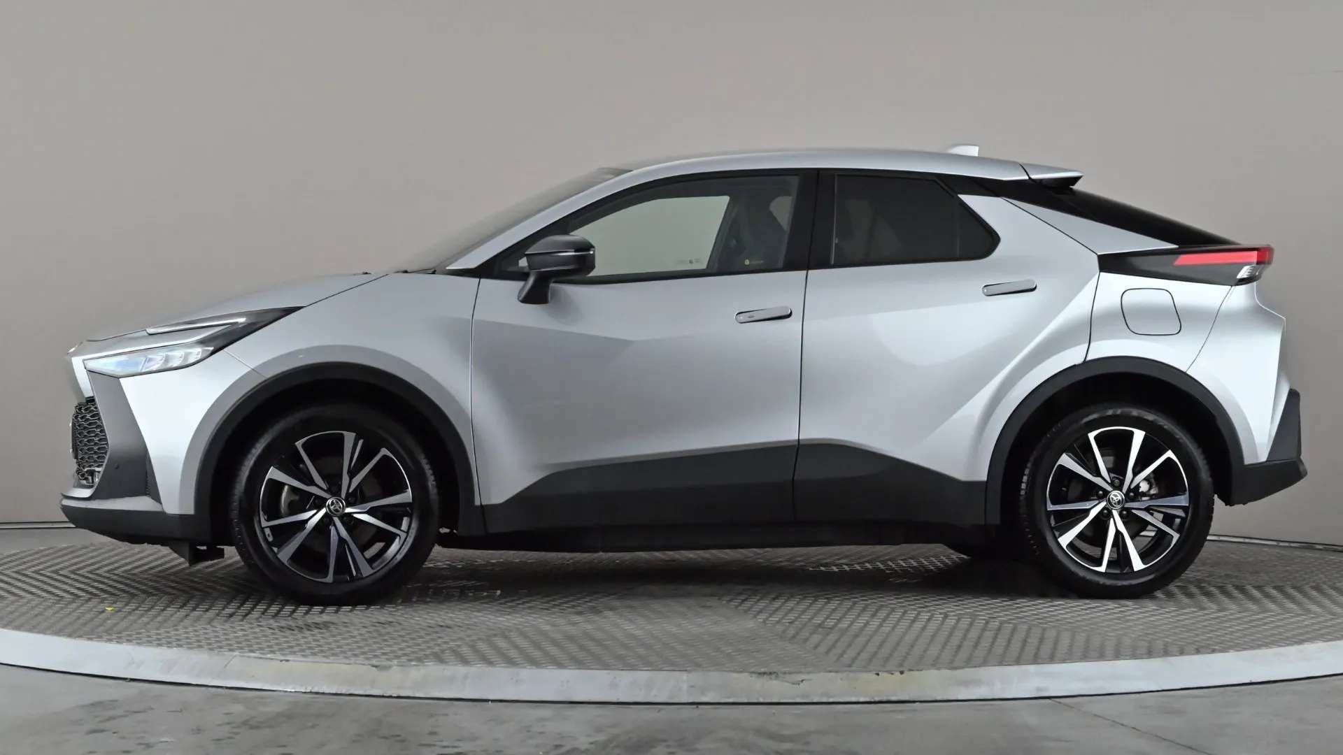 A 2025 TOYOTA C-HR 2.0 PHEV Design CVT A 2025 TOYOTA C-HR 2.0 PHEV Design CVT