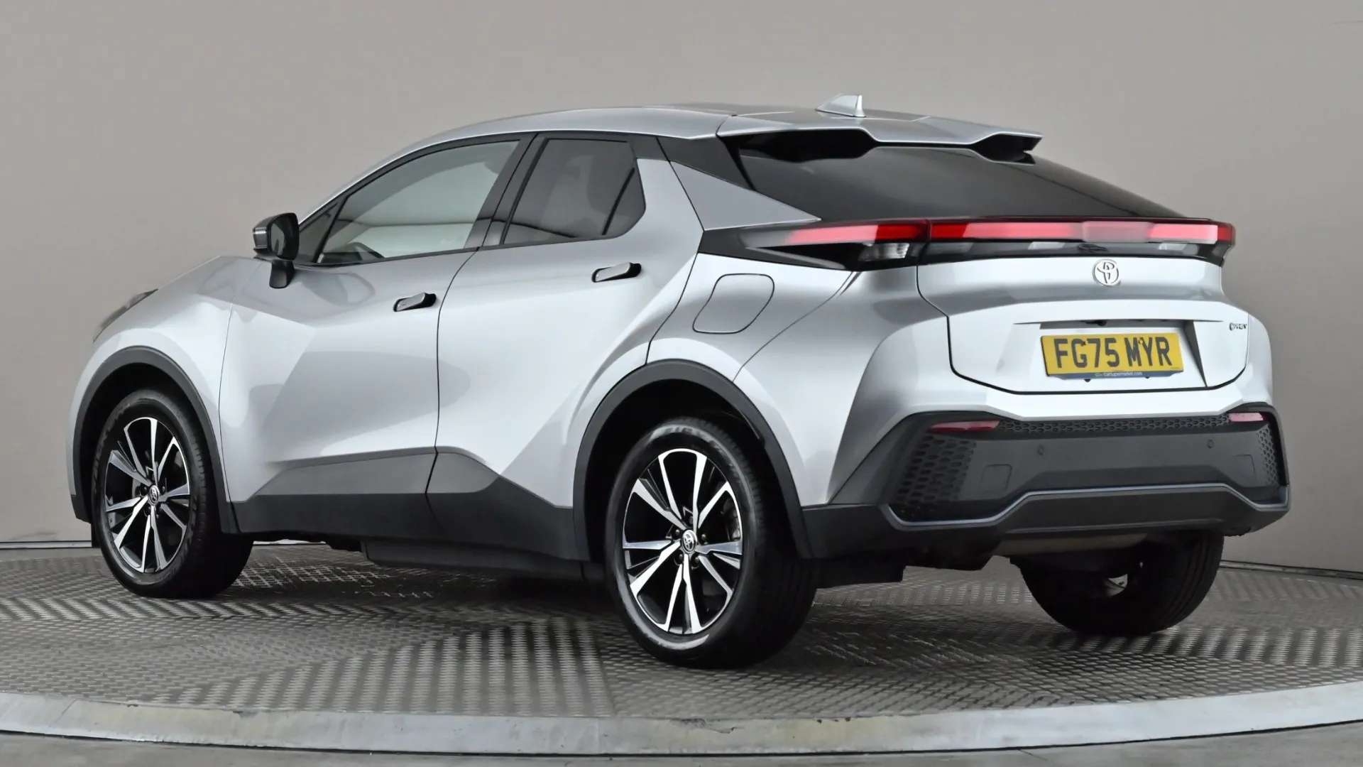 A 2025 TOYOTA C-HR 2.0 PHEV Design CVT A 2025 TOYOTA C-HR 2.0 PHEV Design CVT