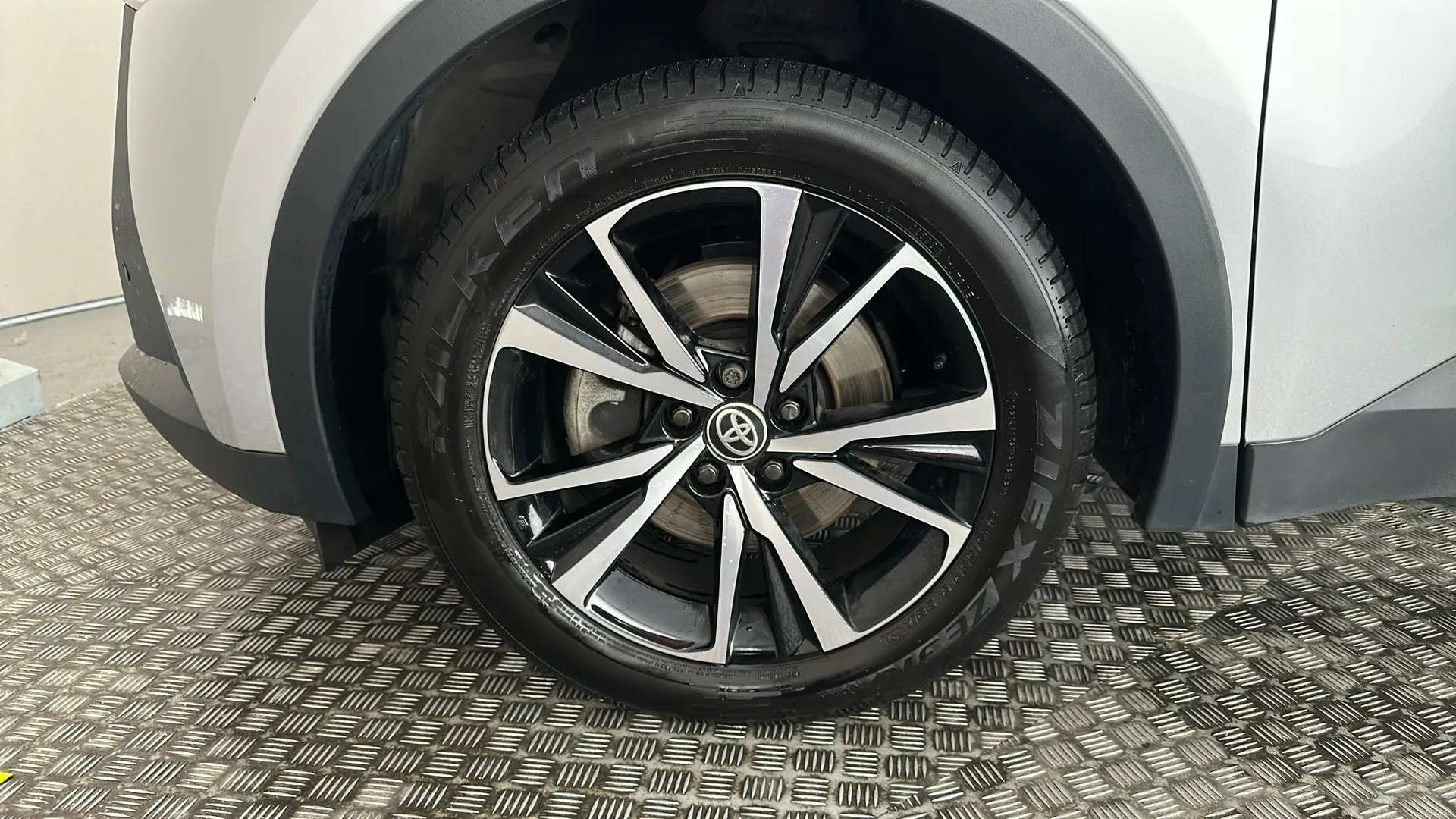 2025 TOYOTA C-HR 2025 TOYOTA C-HR