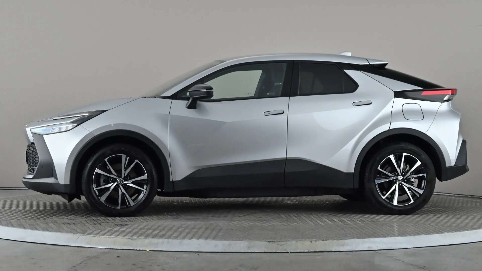 A 2025 TOYOTA C-HR 2.0 PHEV Design CVT A 2025 TOYOTA C-HR 2.0 PHEV Design CVT