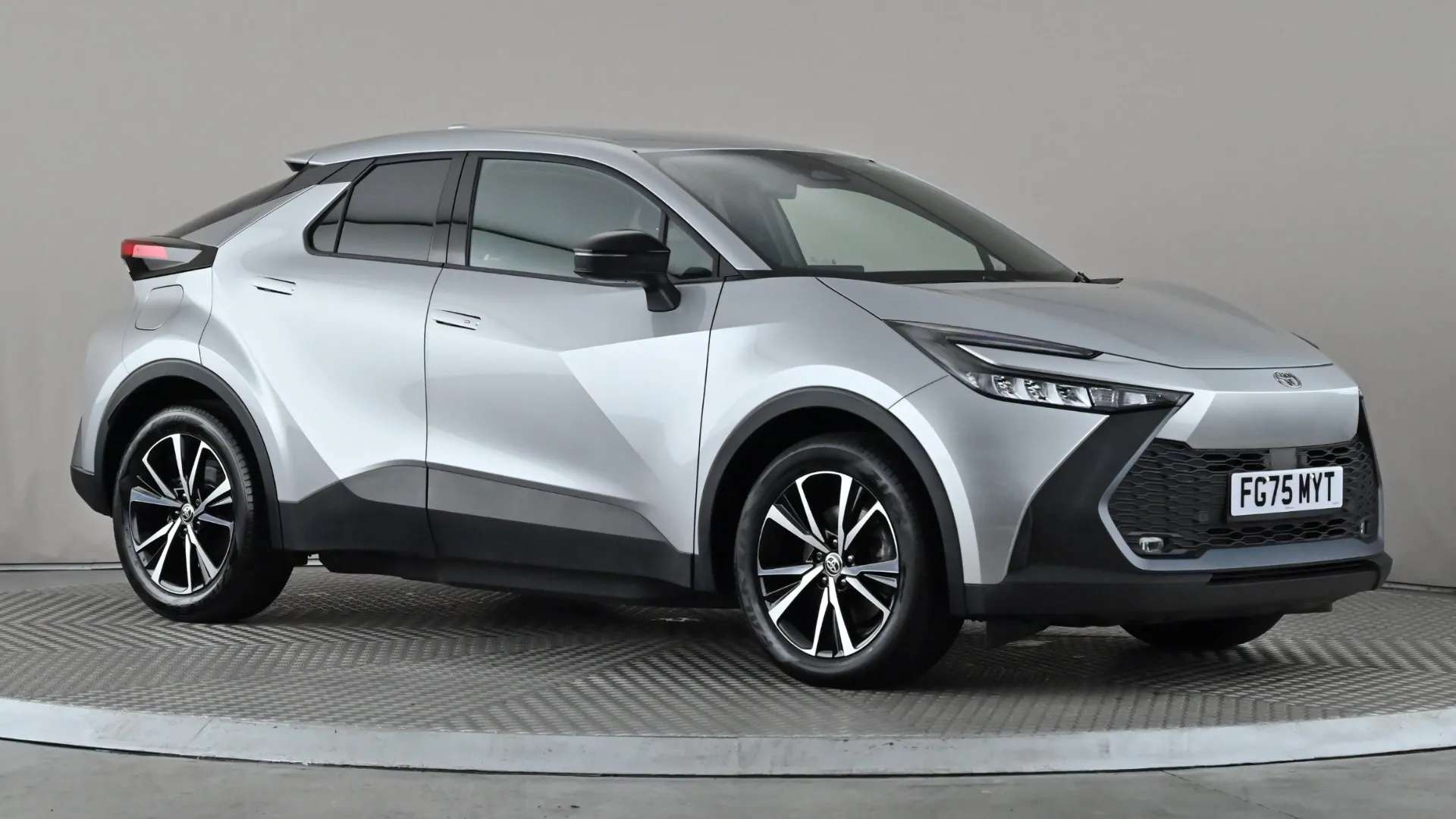 A 2025 TOYOTA C-HR 2.0 PHEV Design CVT A 2025 TOYOTA C-HR 2.0 PHEV Design CVT