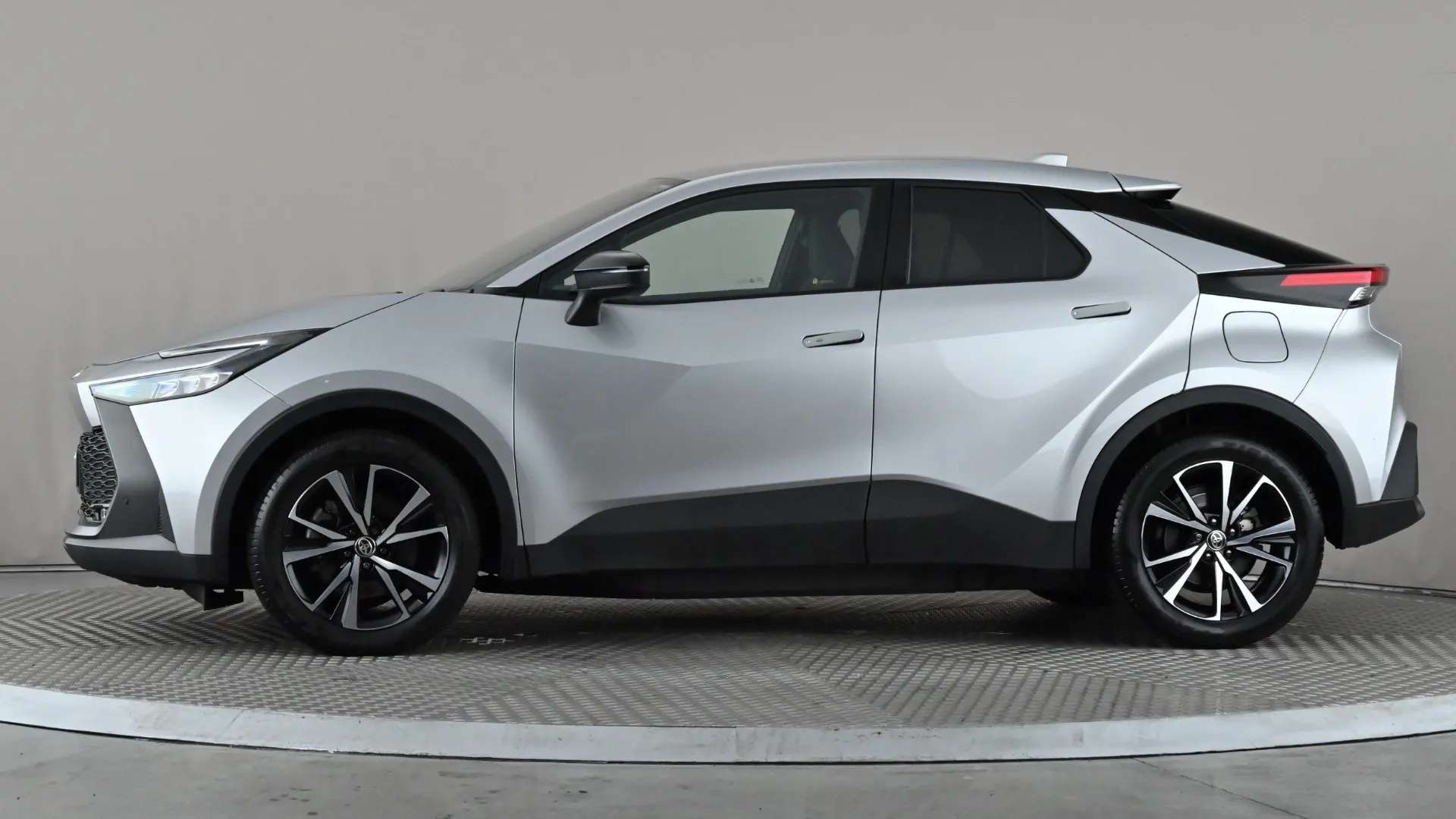 A 2025 TOYOTA C-HR 2.0 PHEV Design CVT A 2025 TOYOTA C-HR 2.0 PHEV Design CVT