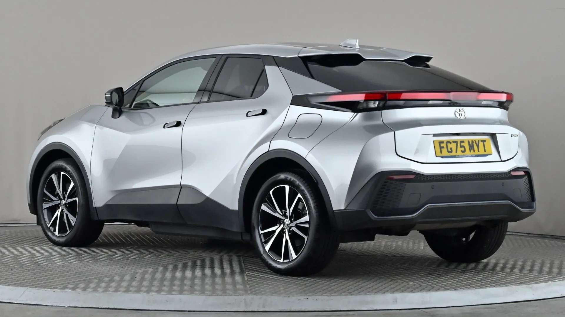 A 2025 TOYOTA C-HR 2.0 PHEV Design CVT A 2025 TOYOTA C-HR 2.0 PHEV Design CVT