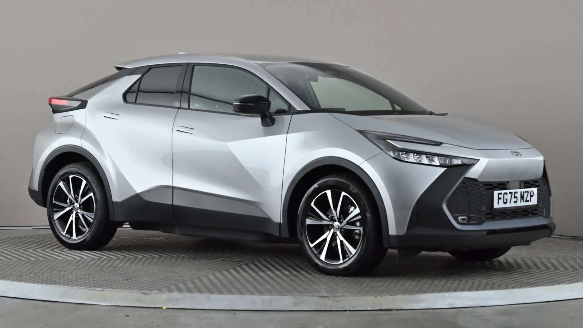 A 2025 TOYOTA C-HR 2.0 PHEV Design CVT A 2025 TOYOTA C-HR 2.0 PHEV Design CVT