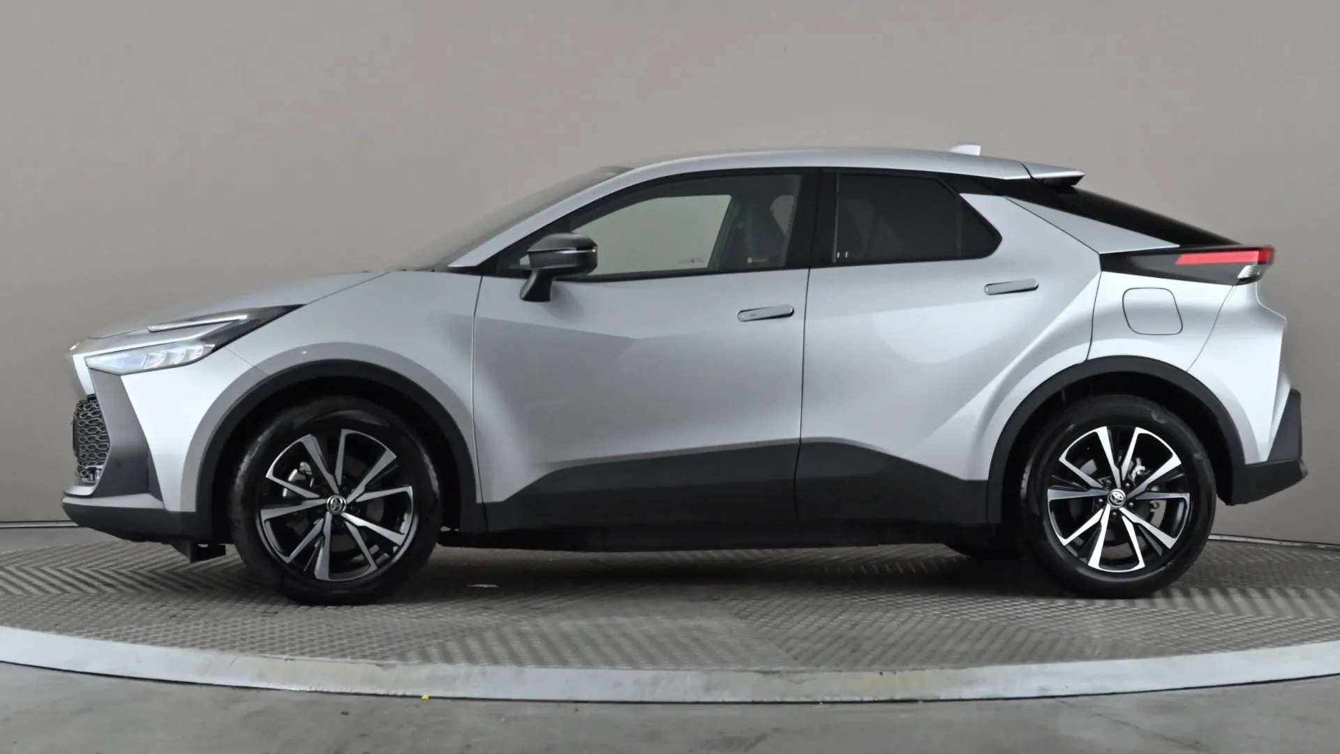 A 2025 TOYOTA C-HR 2.0 PHEV Design CVT A 2025 TOYOTA C-HR 2.0 PHEV Design CVT