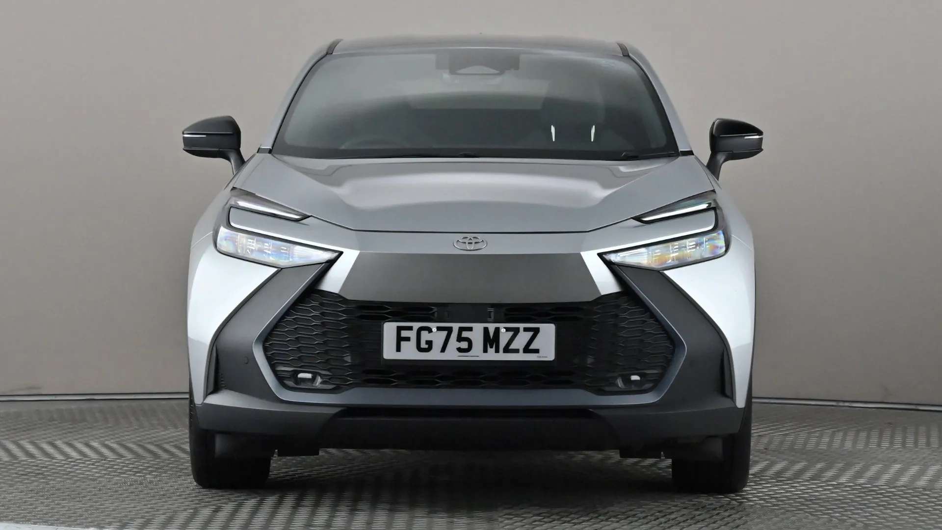 A 2025 TOYOTA C-HR 2.0 PHEV Design CVT A 2025 TOYOTA C-HR 2.0 PHEV Design CVT