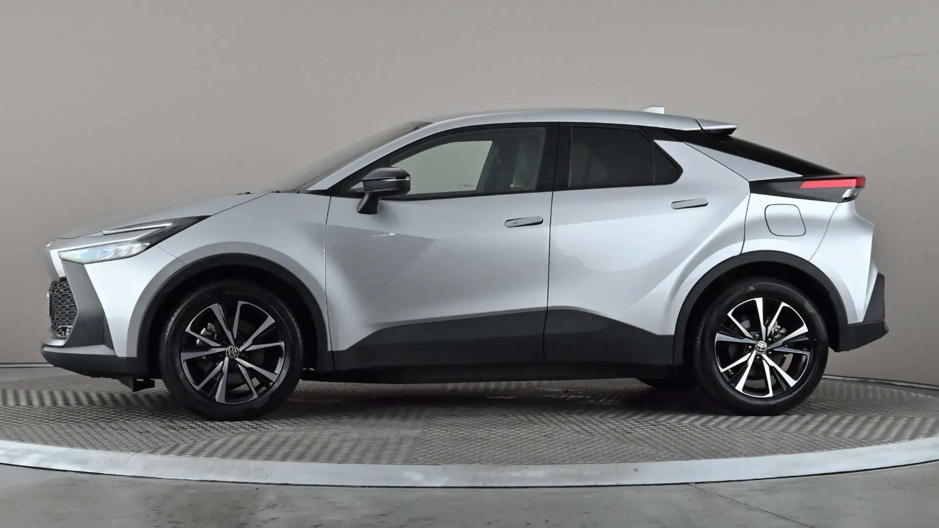 A 2025 TOYOTA C-HR 2.0 PHEV Design CVT A 2025 TOYOTA C-HR 2.0 PHEV Design CVT