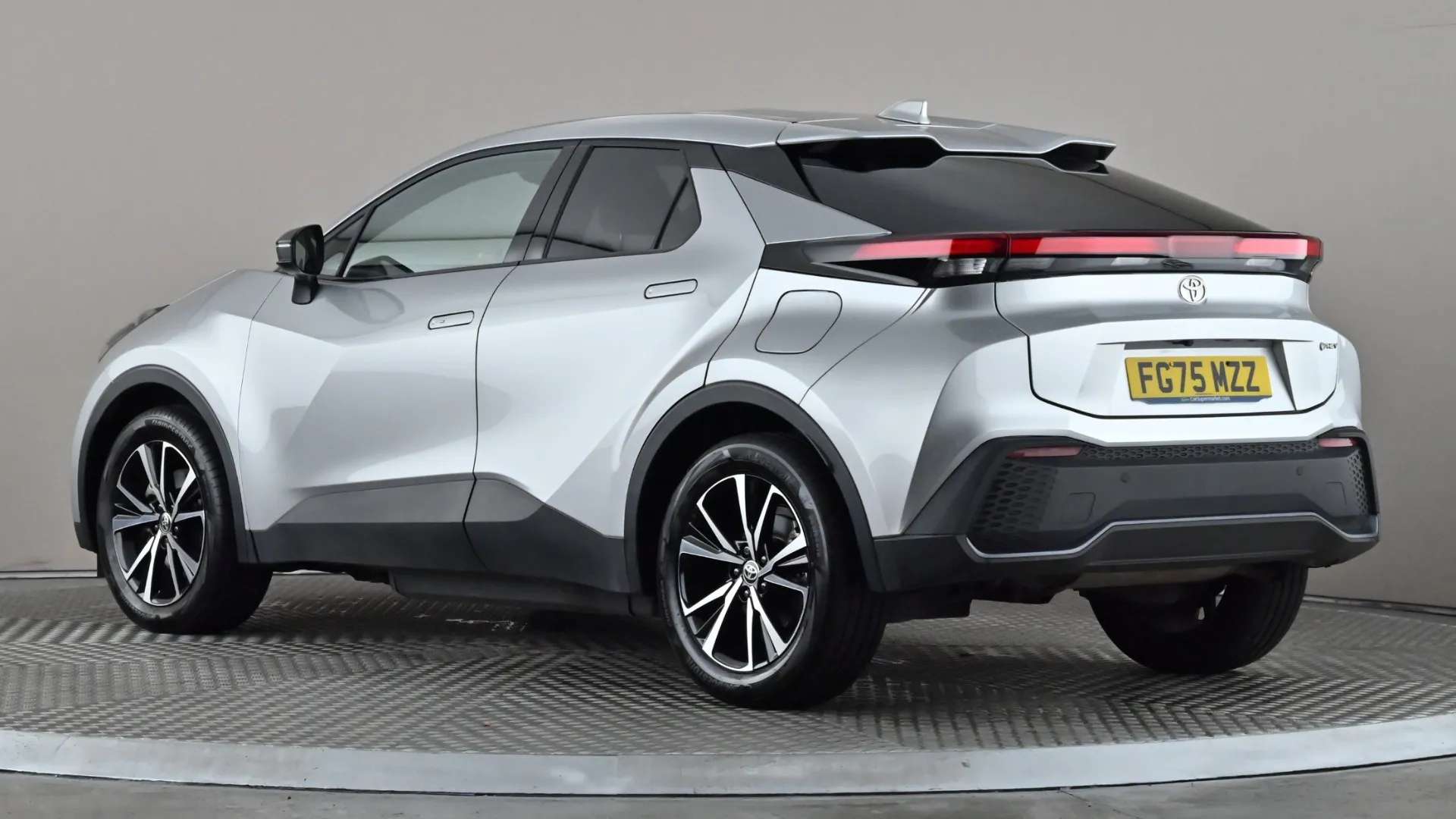 A 2025 TOYOTA C-HR 2.0 PHEV Design CVT A 2025 TOYOTA C-HR 2.0 PHEV Design CVT