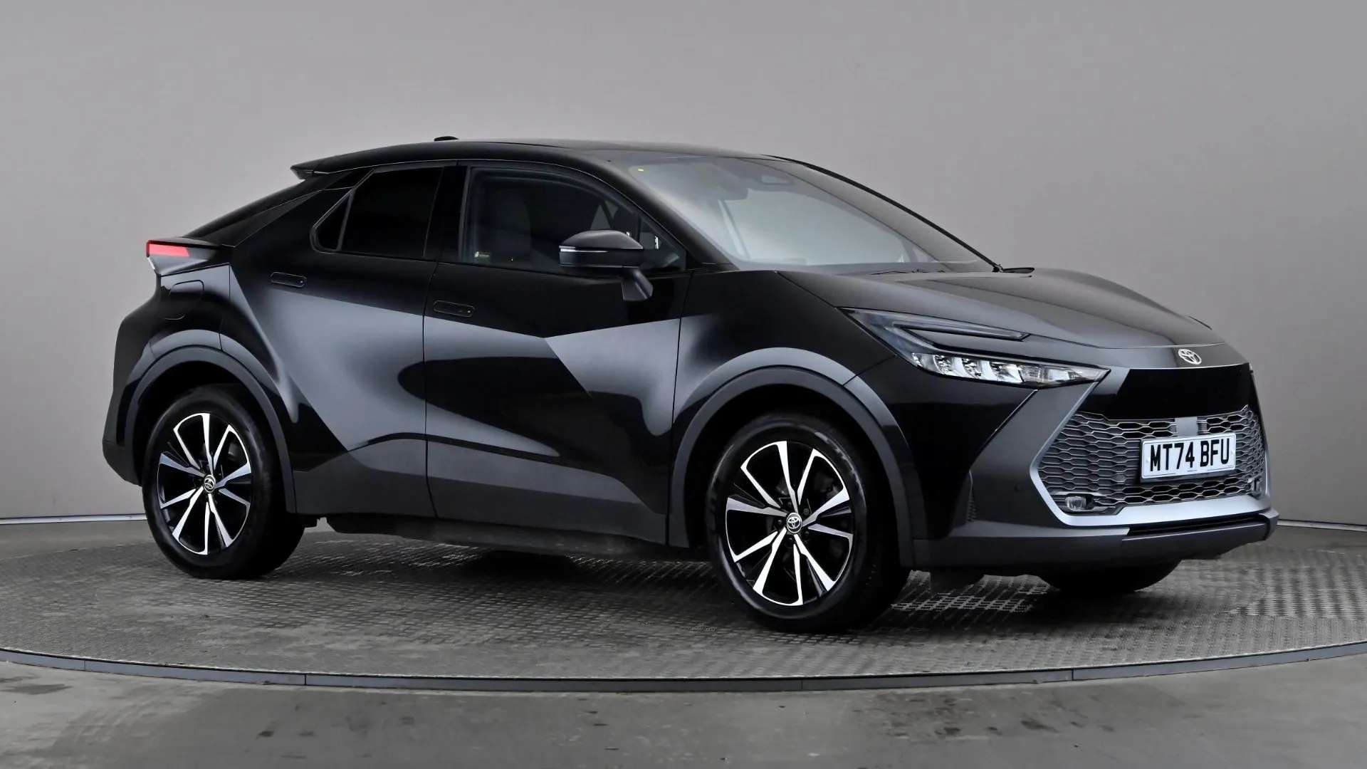 A 2024 TOYOTA C-HR 2.0 PHEV Design CVT A 2024 TOYOTA C-HR 2.0 PHEV Design CVT