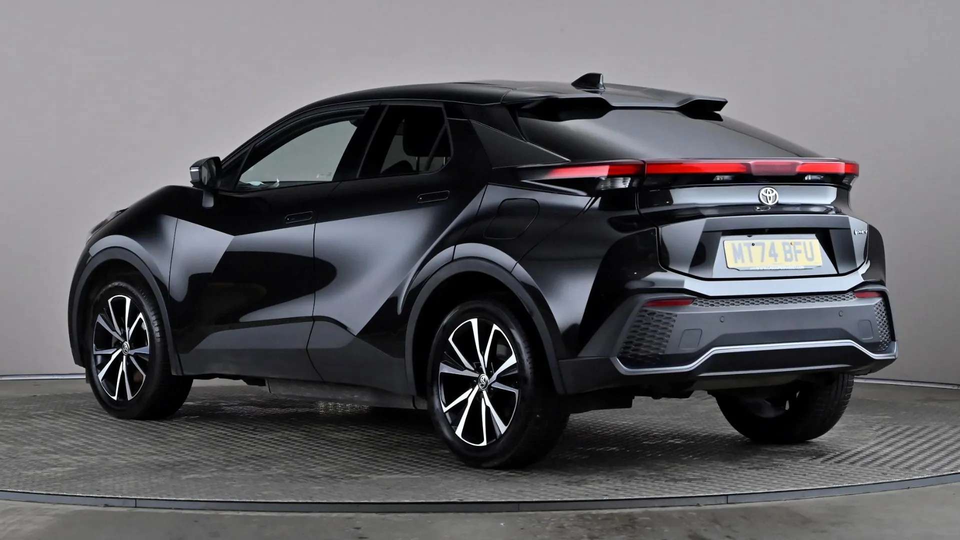 A 2024 TOYOTA C-HR 2.0 PHEV Design CVT A 2024 TOYOTA C-HR 2.0 PHEV Design CVT