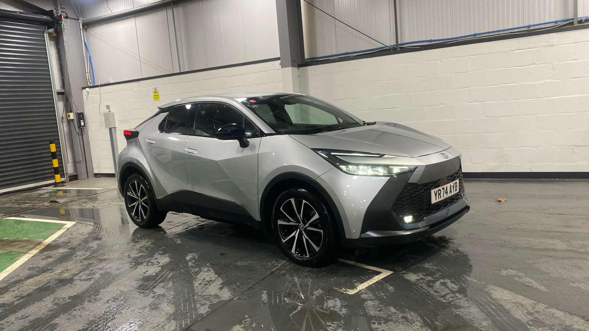 A 2024 TOYOTA C-HR 2.0 PHEV Design CVT A 2024 TOYOTA C-HR 2.0 PHEV Design CVT