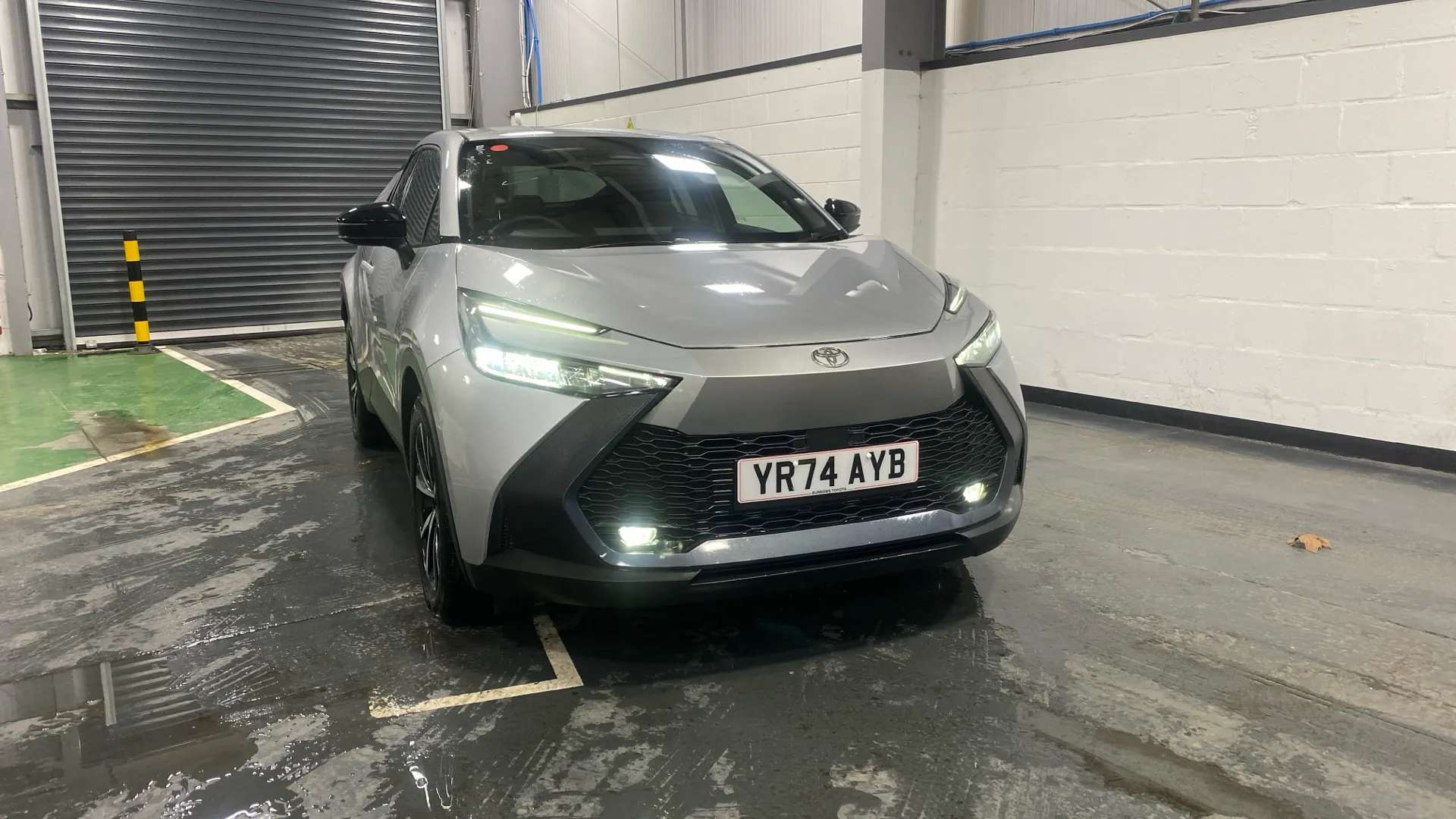 A 2024 TOYOTA C-HR 2.0 PHEV Design CVT A 2024 TOYOTA C-HR 2.0 PHEV Design CVT