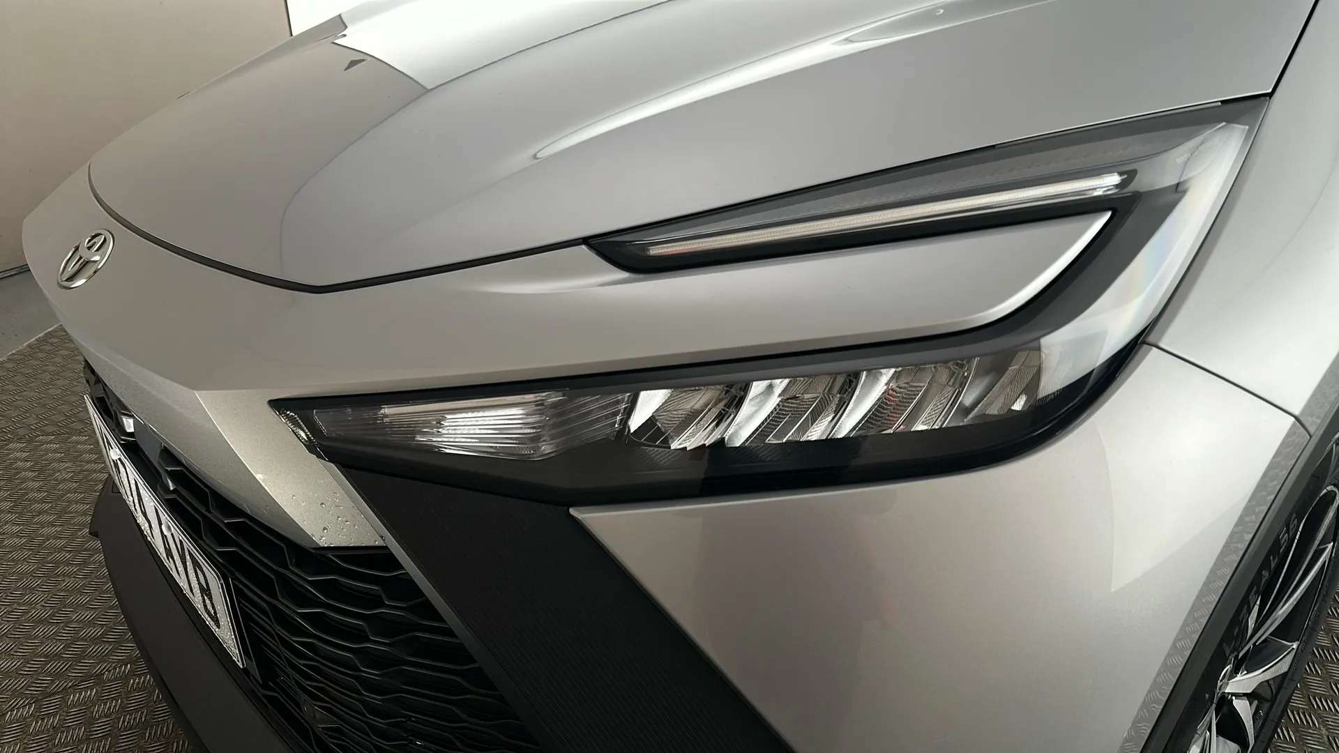 2024 TOYOTA C-HR 2024 TOYOTA C-HR