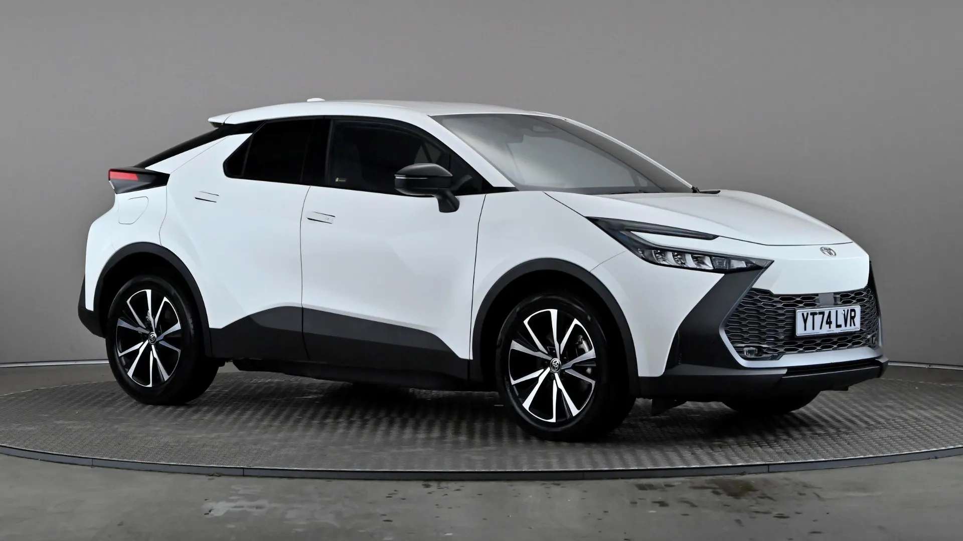 A 2024 TOYOTA C-HR 2.0 PHEV Design CVT A 2024 TOYOTA C-HR 2.0 PHEV Design CVT