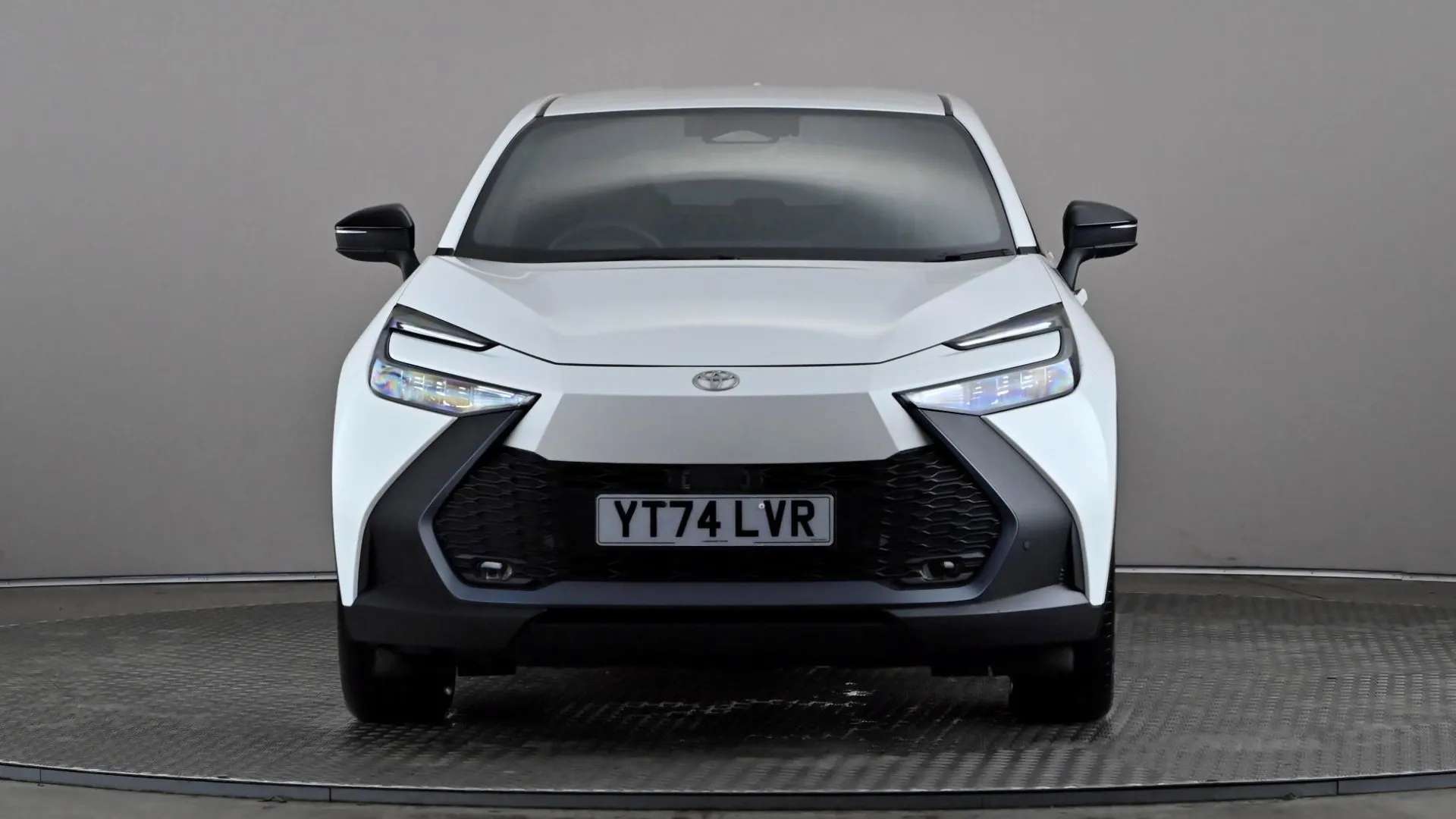 A 2024 TOYOTA C-HR 2.0 PHEV Design CVT A 2024 TOYOTA C-HR 2.0 PHEV Design CVT