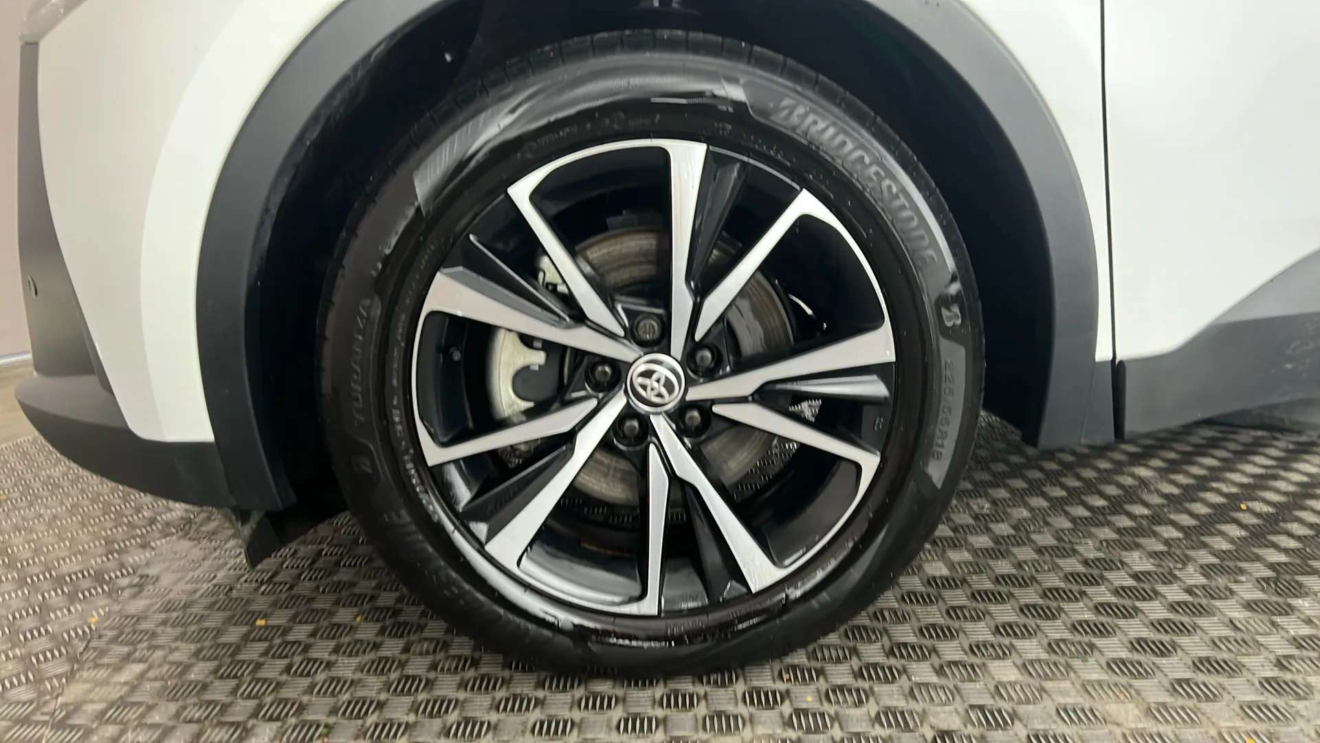 2024 TOYOTA C-HR 2024 TOYOTA C-HR