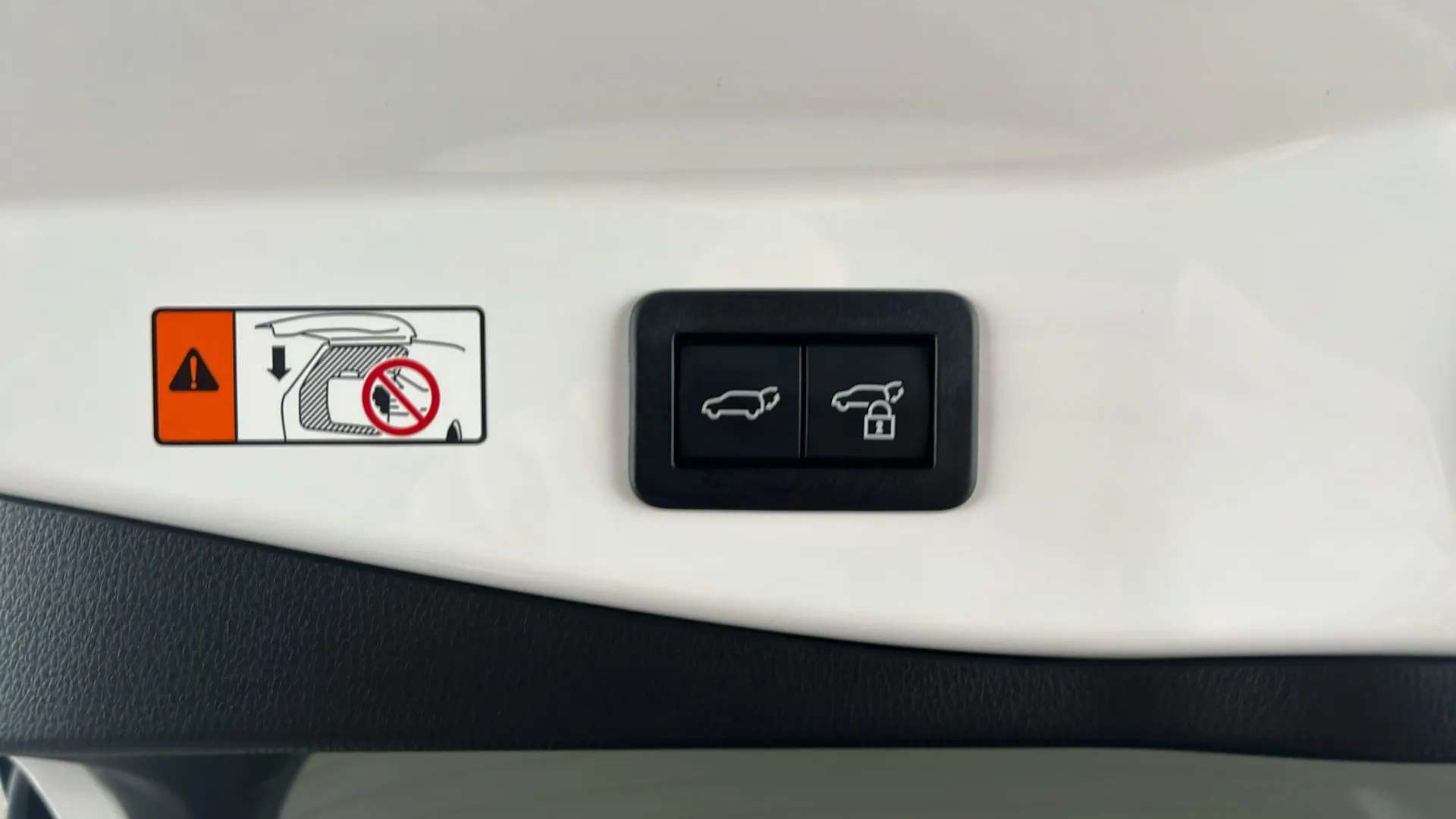 2024 TOYOTA C-HR 2024 TOYOTA C-HR