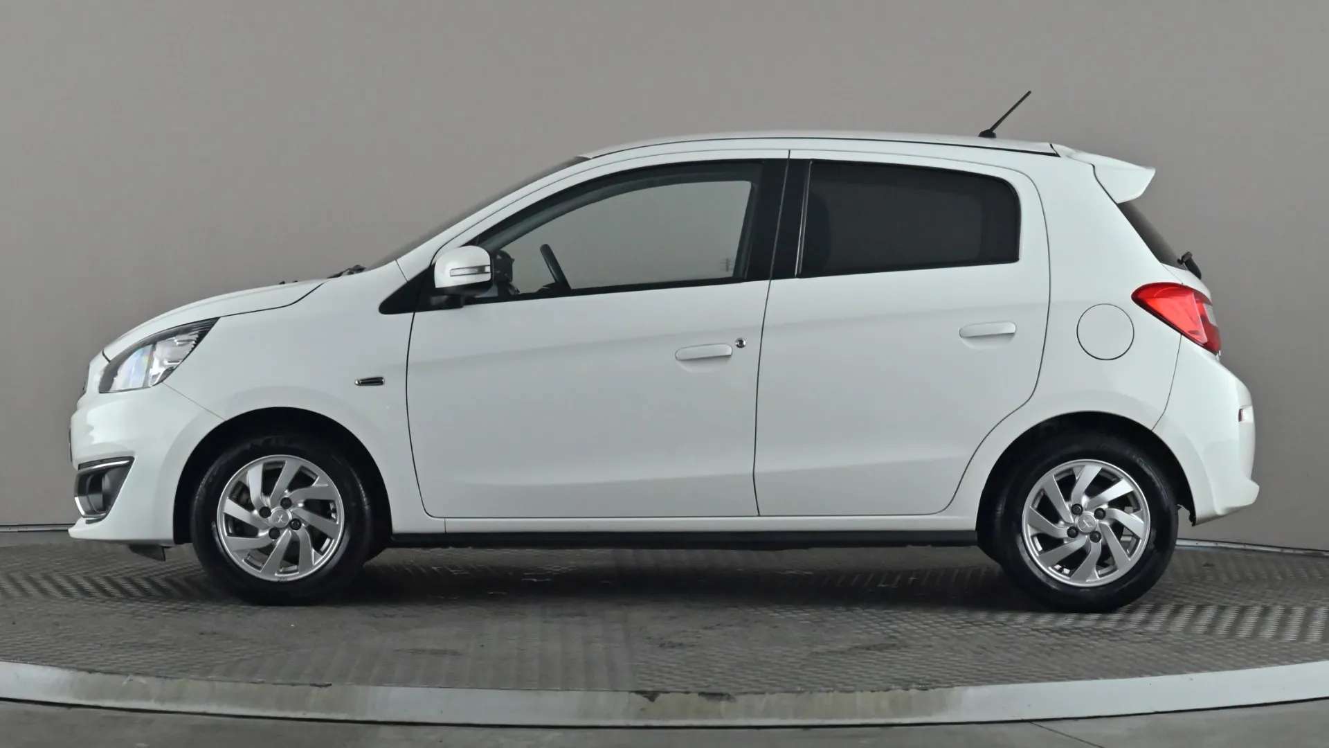 A 2019 MITSUBISHI MIRAGE 1.2 3 A 2019 MITSUBISHI MIRAGE 1.2 3