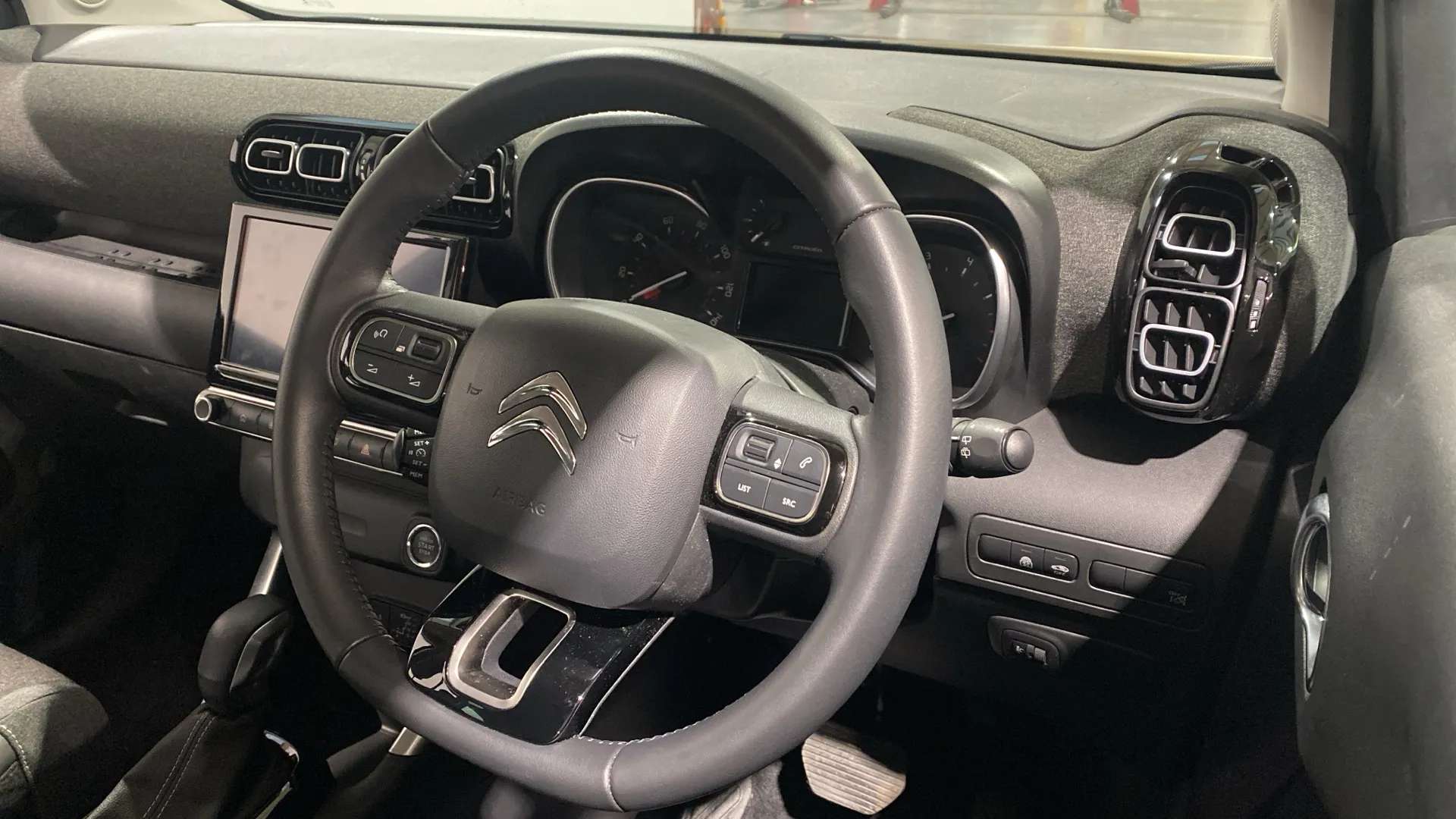 A 2022 CITROEN C3 AIRCROSS 1.2 PureTech 130 Shine Plus EAT6 A 2022 CITROEN C3 AIRCROSS 1.2 PureTech 130 Shine Plus EAT6