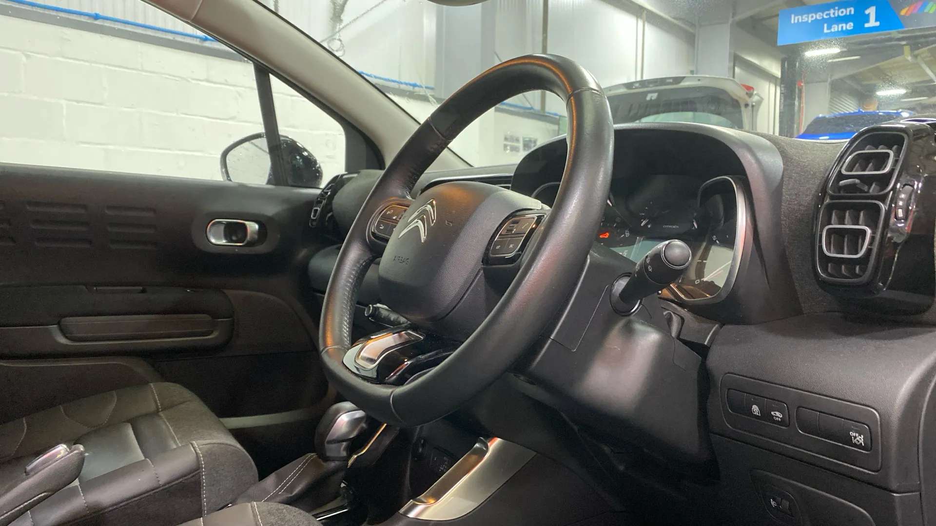 A 2022 CITROEN C3 AIRCROSS 1.2 PureTech 130 Shine Plus EAT6 A 2022 CITROEN C3 AIRCROSS 1.2 PureTech 130 Shine Plus EAT6