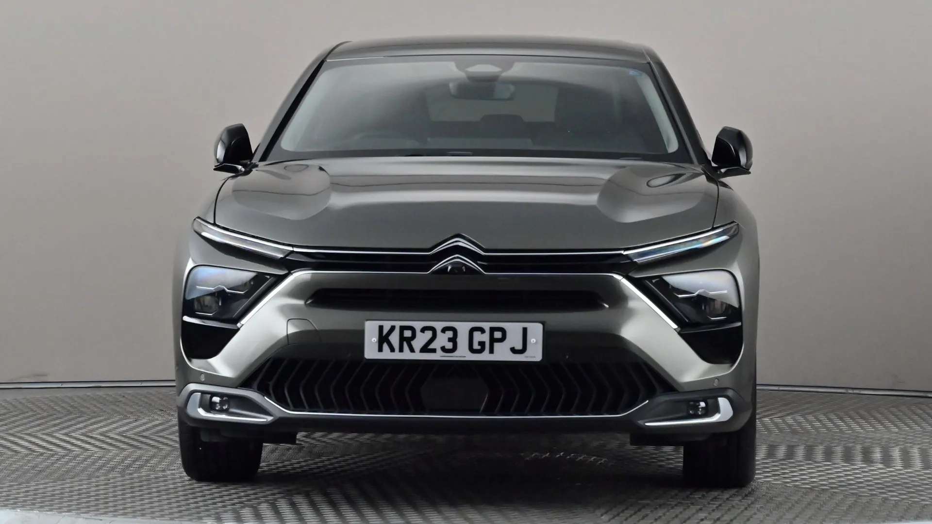 A 2023 CITROEN C5 X 1.2 PureTech 130 Shine Plus EAT8 A 2023 CITROEN C5 X 1.2 PureTech 130 Shine Plus EAT8