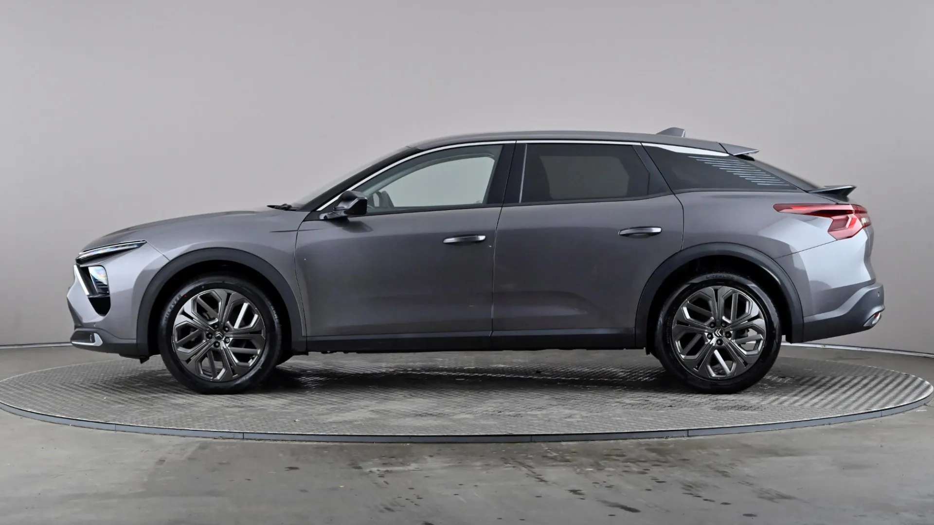 A 2023 CITROEN C5 X 1.2 PureTech 130 Shine Plus EAT8 A 2023 CITROEN C5 X 1.2 PureTech 130 Shine Plus EAT8