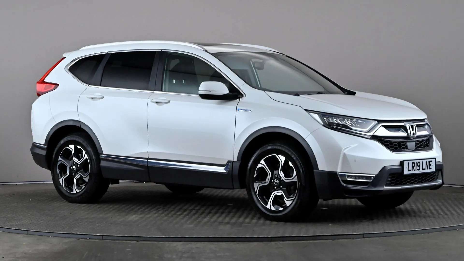 A 2019 HONDA CR-V 2.0 i-MMD Hybrid EX eCVT A 2019 HONDA CR-V 2.0 i-MMD Hybrid EX eCVT