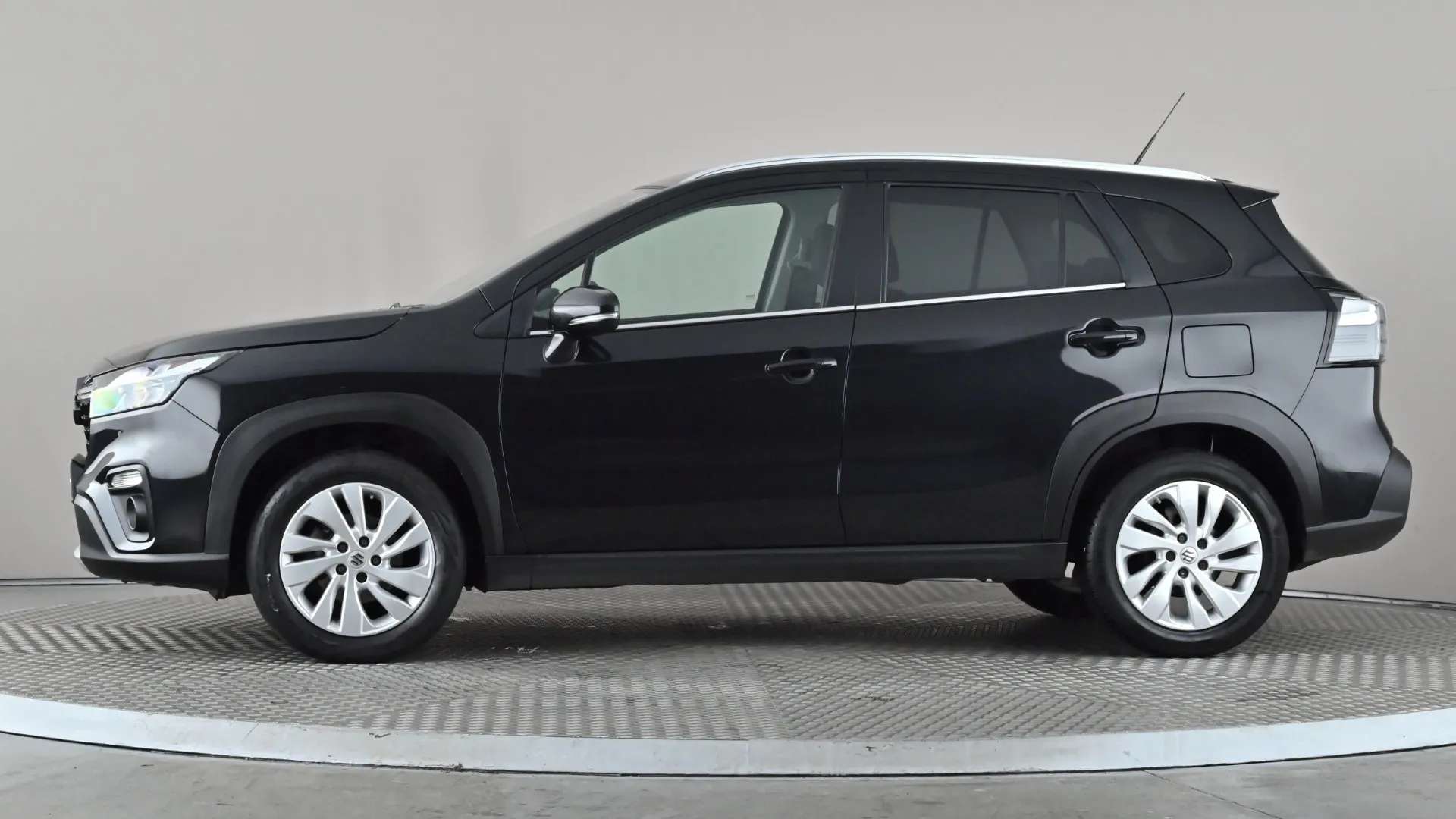 A 2023 SUZUKI S-CROSS 1.4 Boosterjet 48V Hybrid Motion A 2023 SUZUKI S-CROSS 1.4 Boosterjet 48V Hybrid Motion