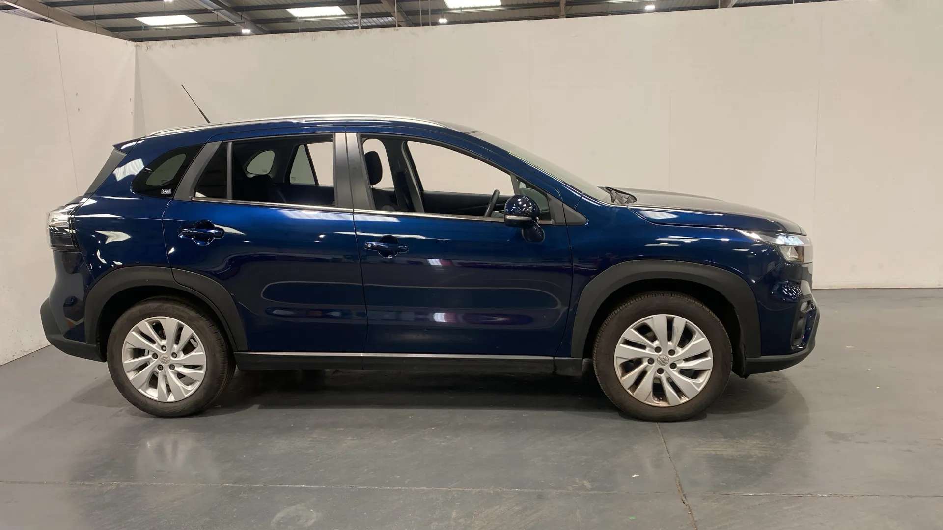 A 2023 SUZUKI S-CROSS 1.4 Boosterjet 48V Hybrid Motion A 2023 SUZUKI S-CROSS 1.4 Boosterjet 48V Hybrid Motion