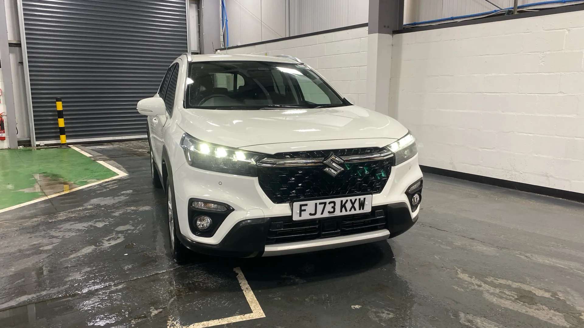 A 2023 SUZUKI S-CROSS 1.4 Boosterjet 48V Hybrid Motion A 2023 SUZUKI S-CROSS 1.4 Boosterjet 48V Hybrid Motion