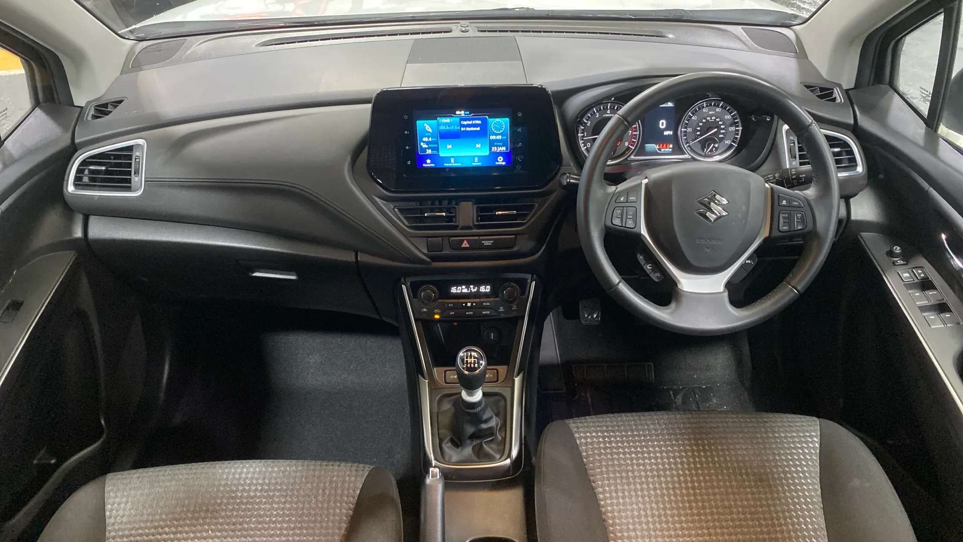 A 2023 SUZUKI S-CROSS 1.4 Boosterjet 48V Hybrid Motion A 2023 SUZUKI S-CROSS 1.4 Boosterjet 48V Hybrid Motion