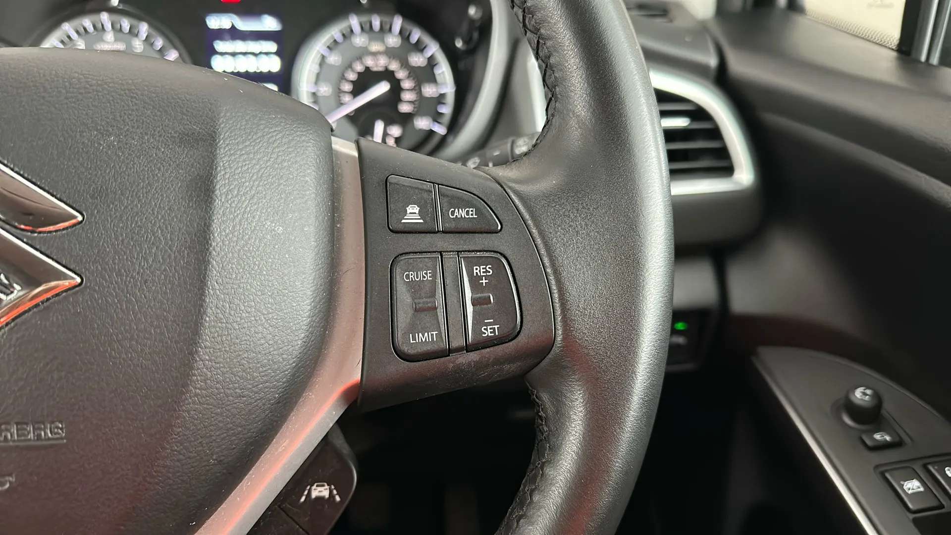 2023 SUZUKI S-CROSS 2023 SUZUKI S-CROSS