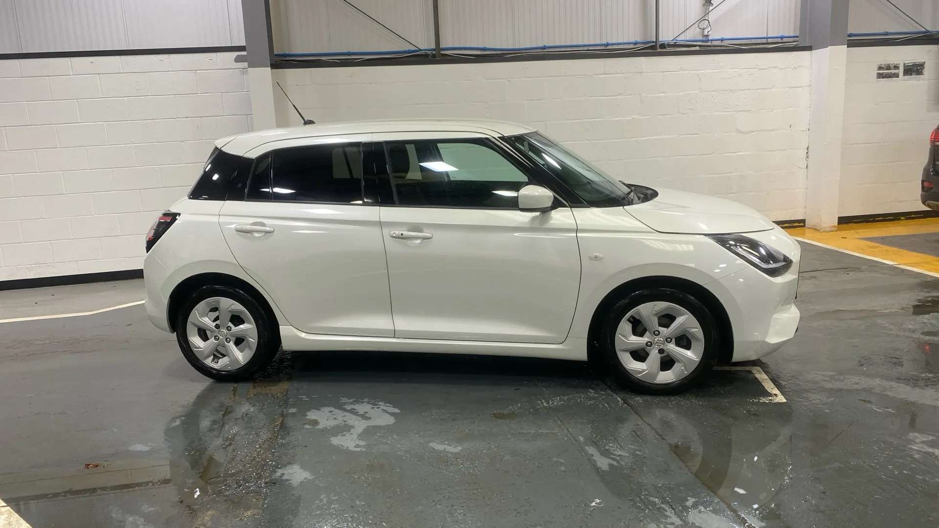 A 2024 SUZUKI SWIFT 1.2 Mild Hybrid Motion A 2024 SUZUKI SWIFT 1.2 Mild Hybrid Motion
