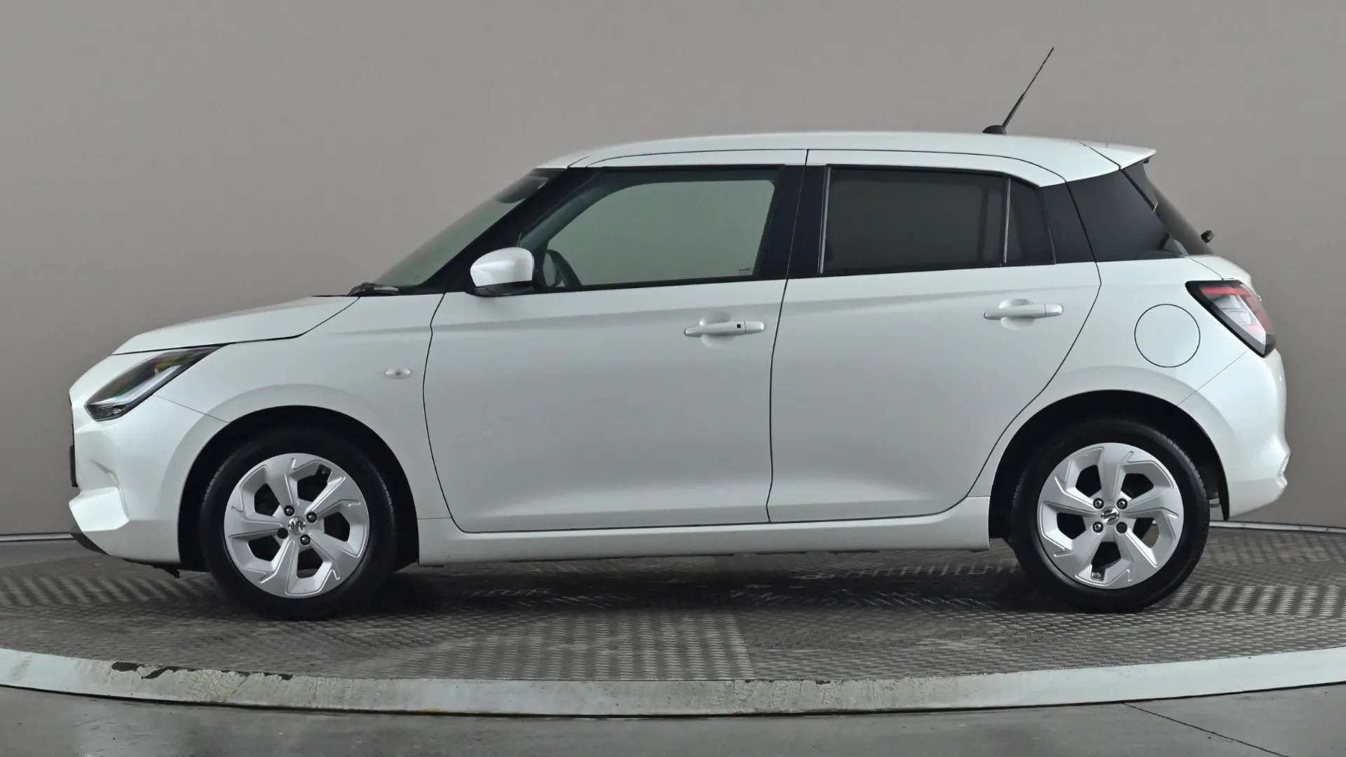 A 2024 SUZUKI SWIFT 1.2 Mild Hybrid Motion A 2024 SUZUKI SWIFT 1.2 Mild Hybrid Motion