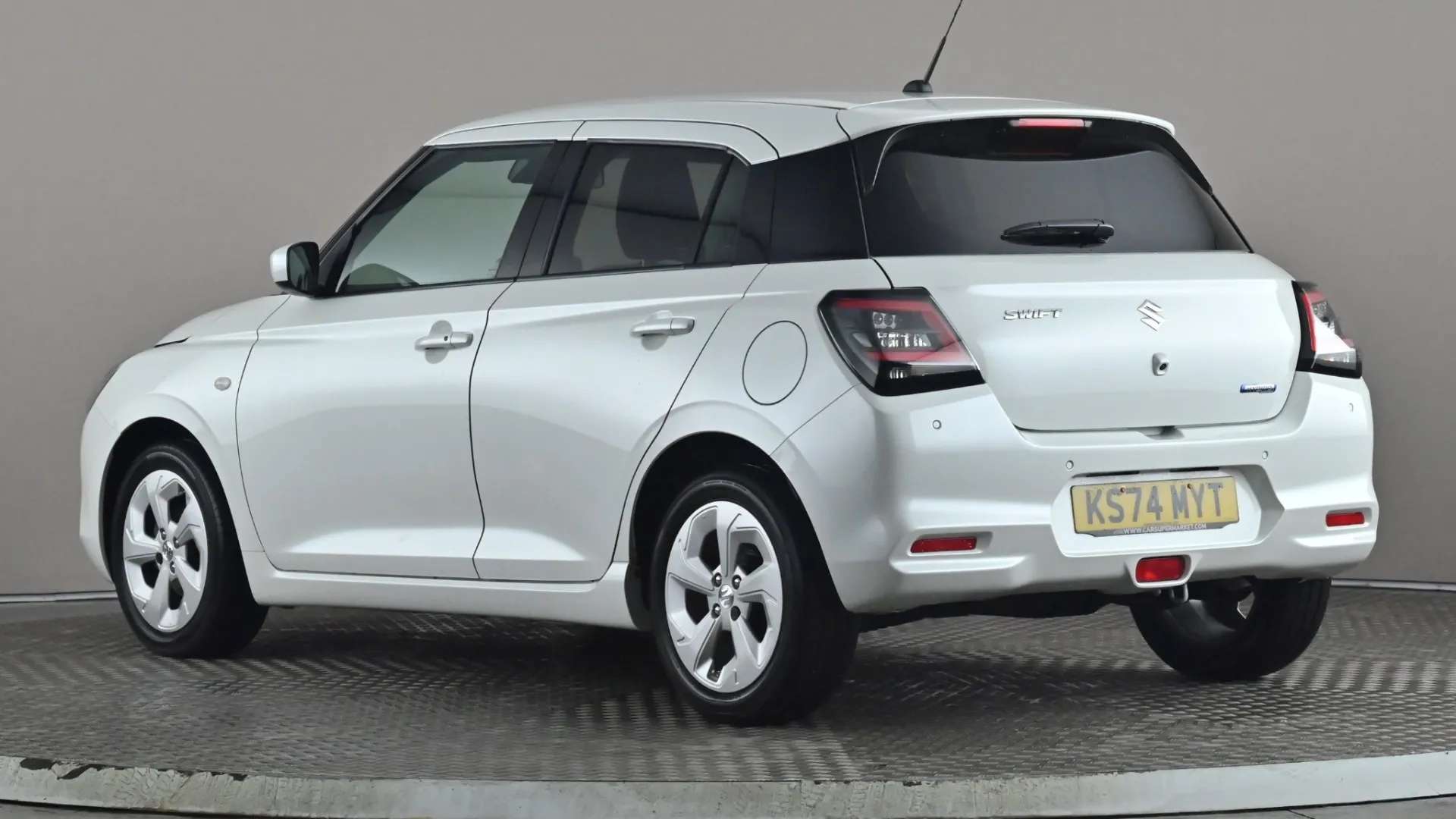 A 2024 SUZUKI SWIFT 1.2 Mild Hybrid Motion A 2024 SUZUKI SWIFT 1.2 Mild Hybrid Motion