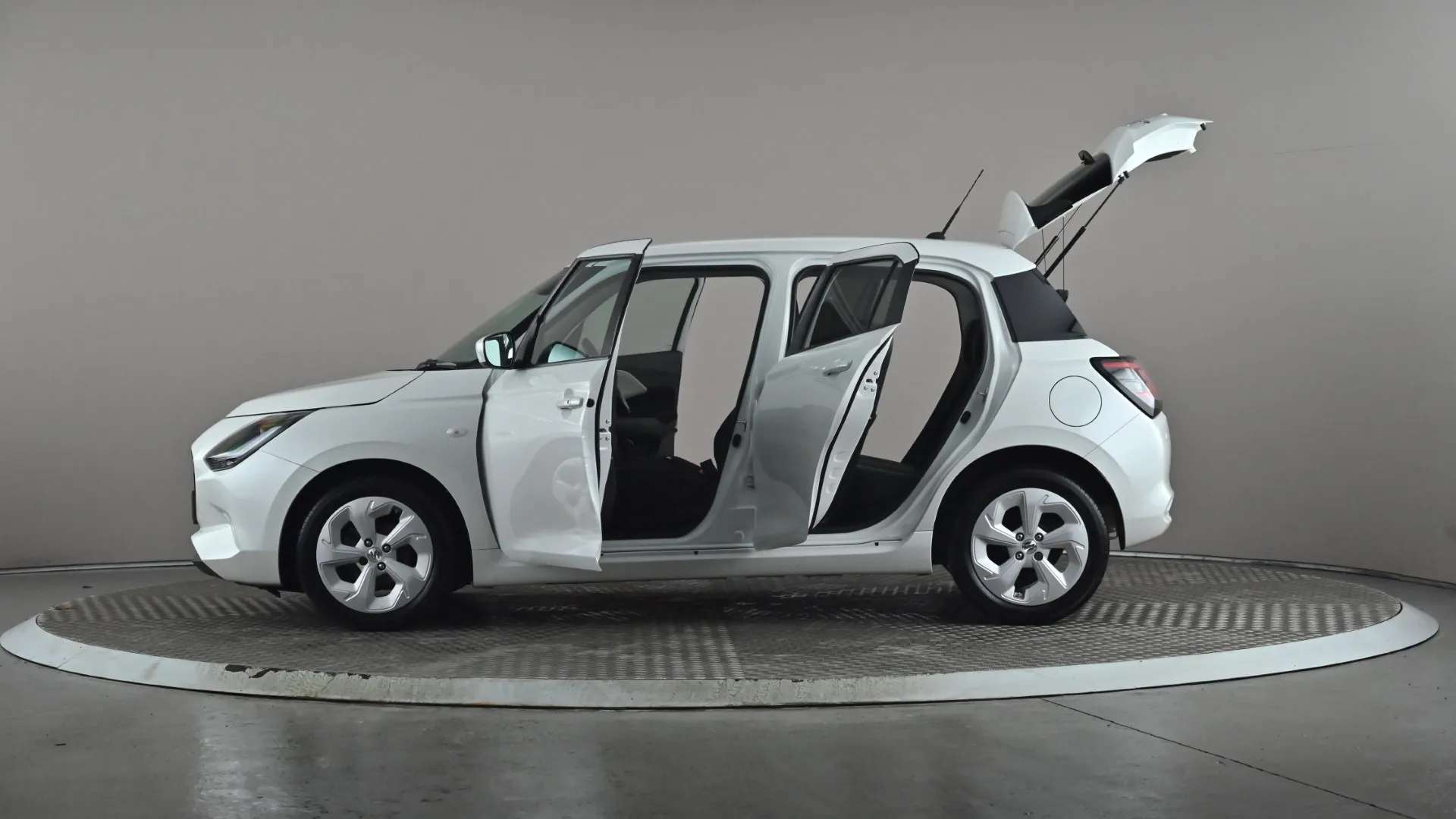 2024 SUZUKI SWIFT 2024 SUZUKI SWIFT