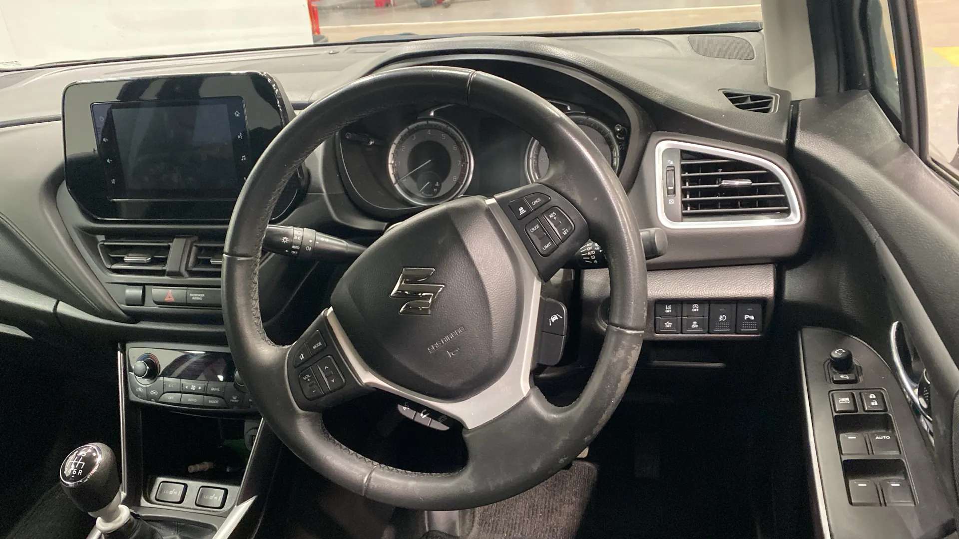 A 2023 SUZUKI S-CROSS 1.4 Boosterjet 48V Hybrid Motion A 2023 SUZUKI S-CROSS 1.4 Boosterjet 48V Hybrid Motion