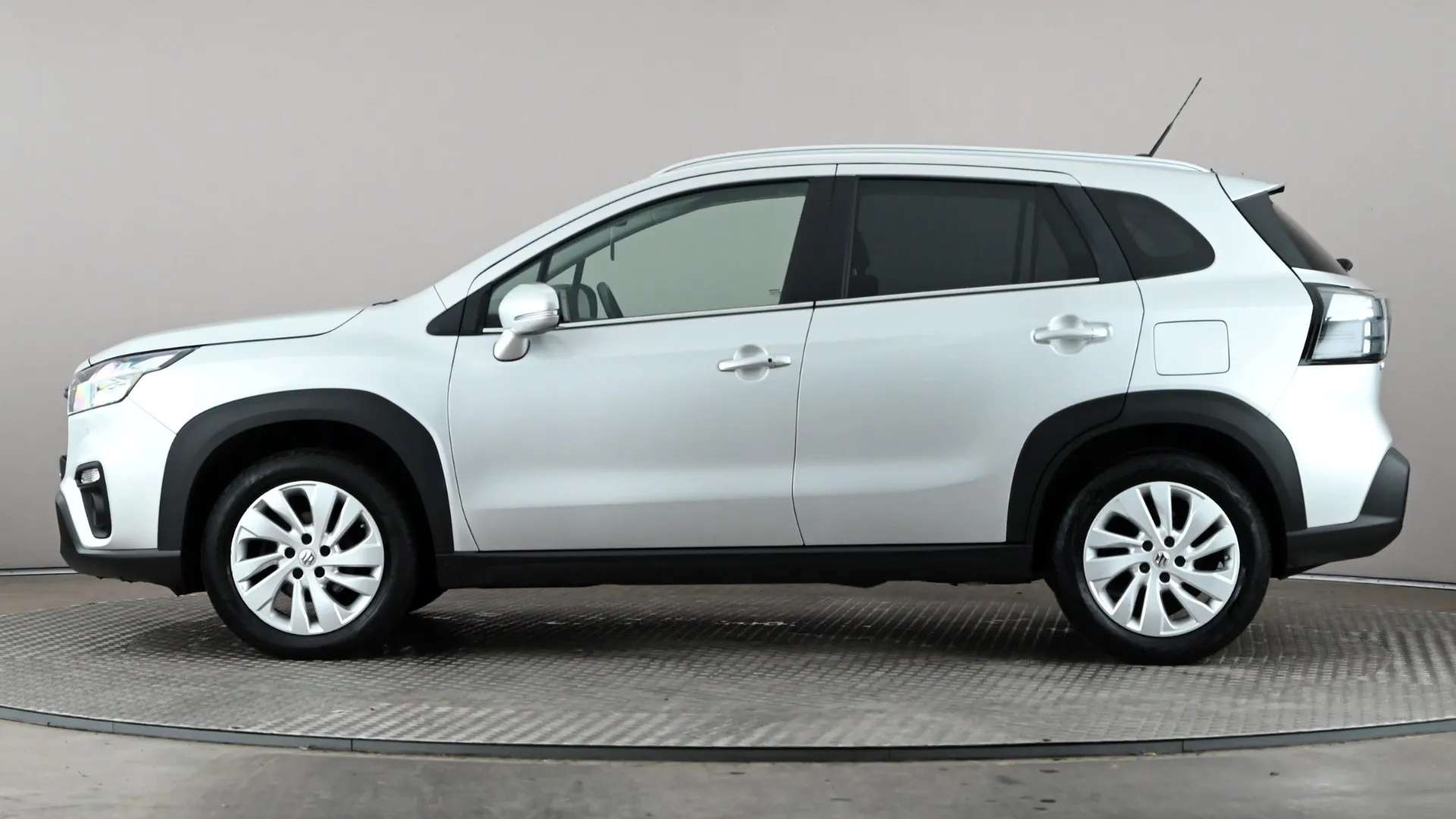 A 2023 SUZUKI S-CROSS 1.4 Boosterjet 48V Hybrid Motion A 2023 SUZUKI S-CROSS 1.4 Boosterjet 48V Hybrid Motion