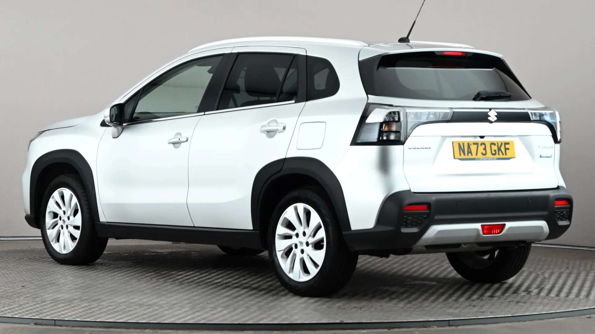 A 2023 SUZUKI S-CROSS 1.4 Boosterjet 48V Hybrid Motion A 2023 SUZUKI S-CROSS 1.4 Boosterjet 48V Hybrid Motion