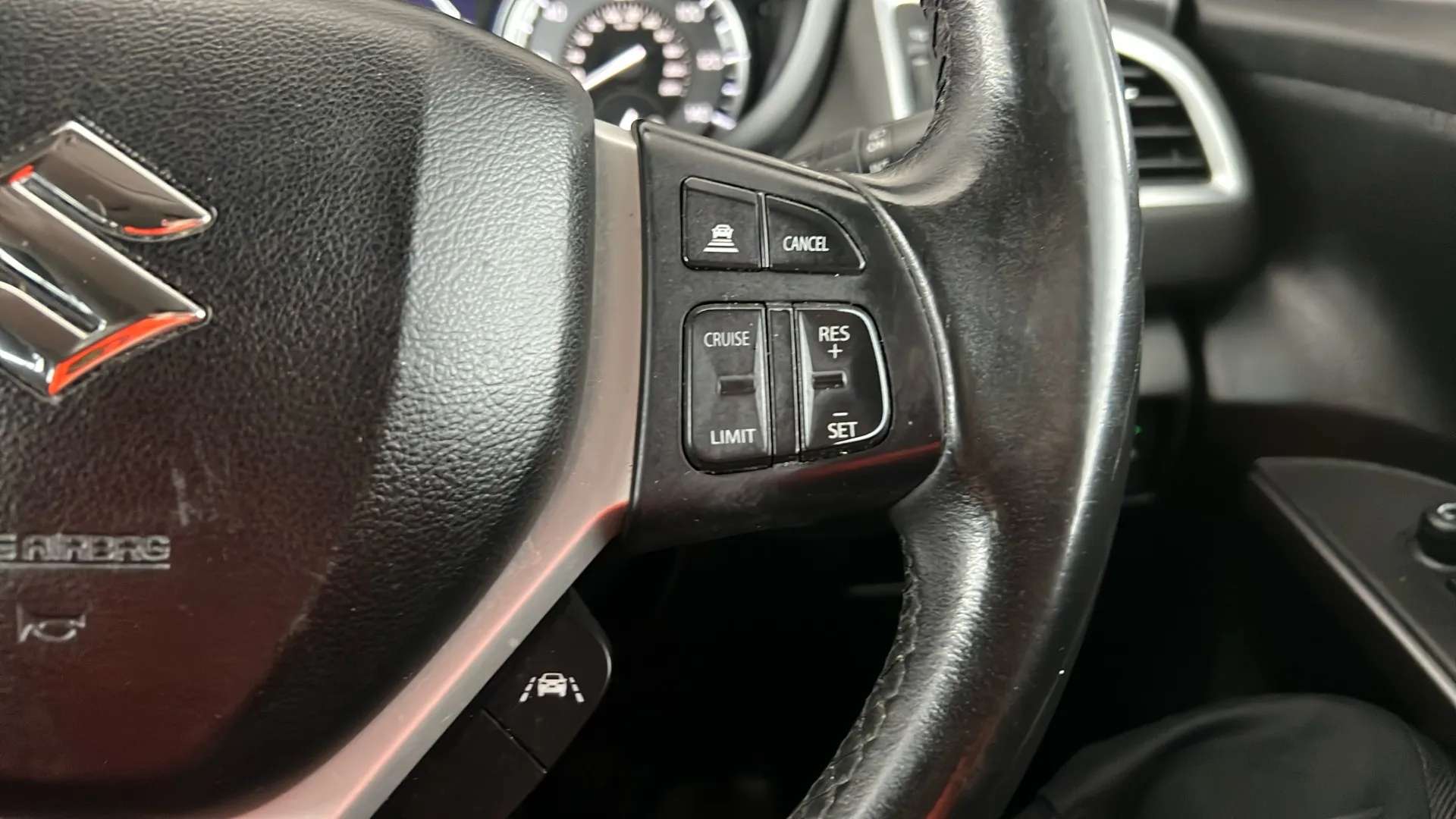 2023 SUZUKI S-CROSS 2023 SUZUKI S-CROSS