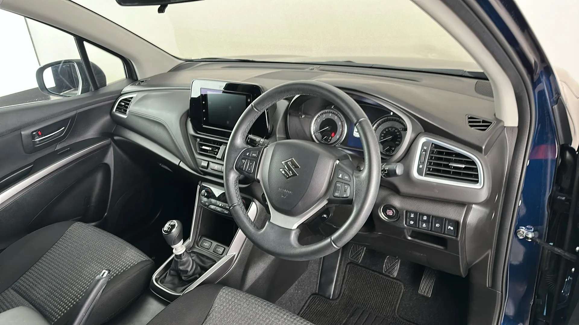 2023 SUZUKI S-CROSS 2023 SUZUKI S-CROSS