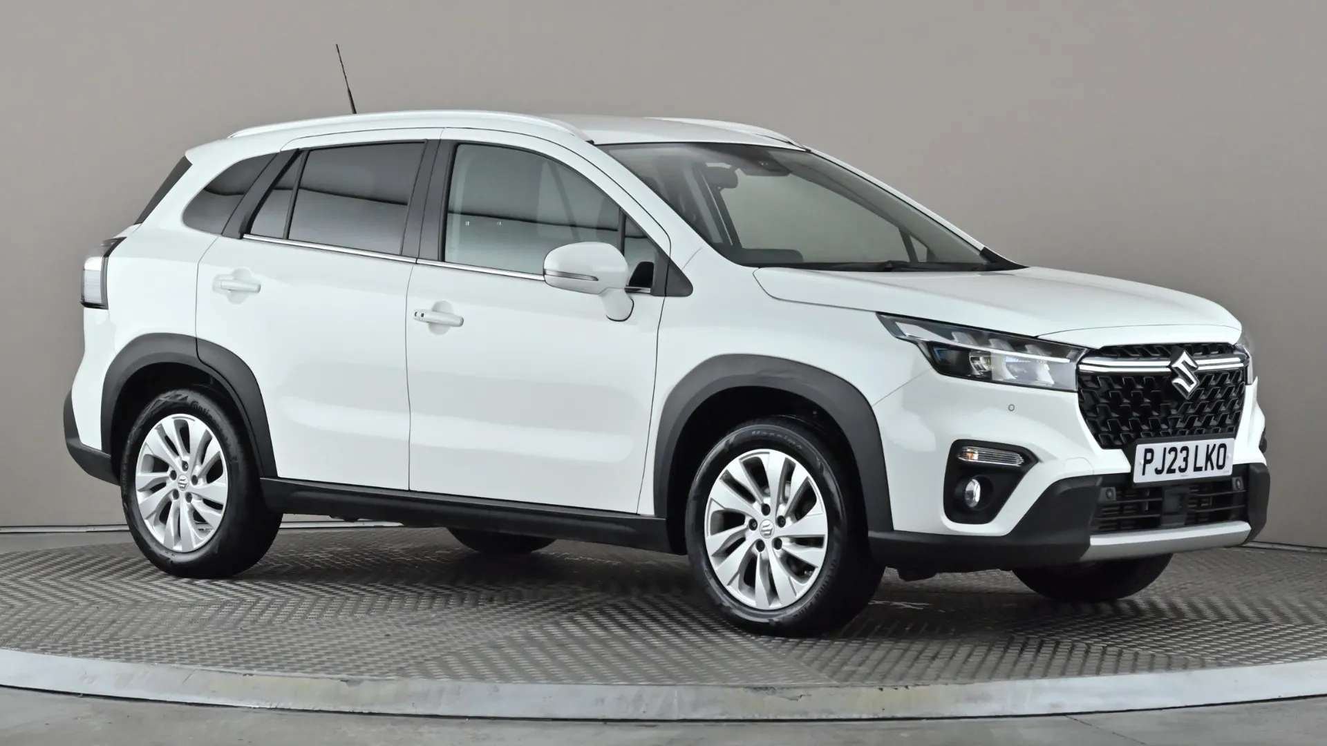 A 2023 SUZUKI S-CROSS 1.4 Boosterjet 48V Hybrid Motion A 2023 SUZUKI S-CROSS 1.4 Boosterjet 48V Hybrid Motion